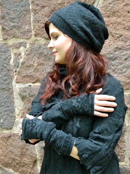 Slouchy Beret & Arm Warmers by Butapana
