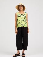 Cropped Pant w/ Darts by Cut Loose
