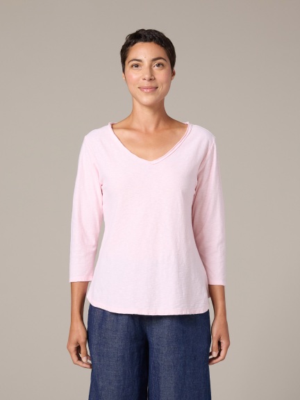 3/4 Slv V-Neck Top by Cut Loose