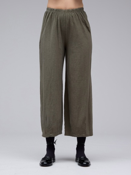 Cropped Pant w/ Darts by Cut Loose