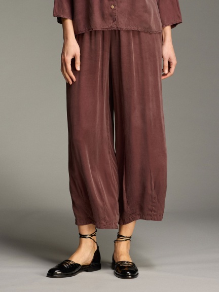 Cropped Pant w/Darts by Cut Loose