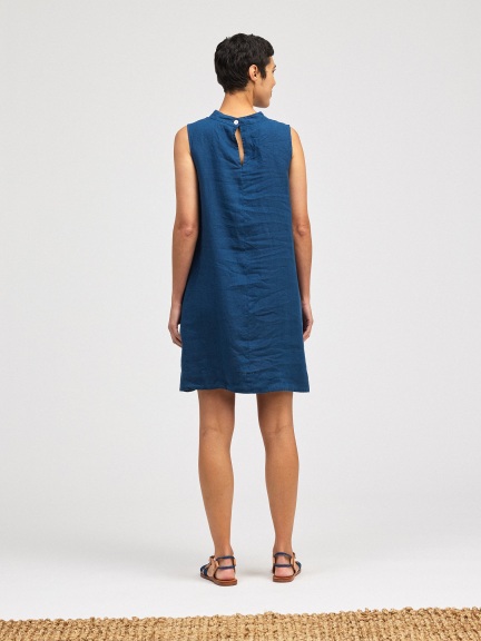 Mock Neck Shift by Cut Loose