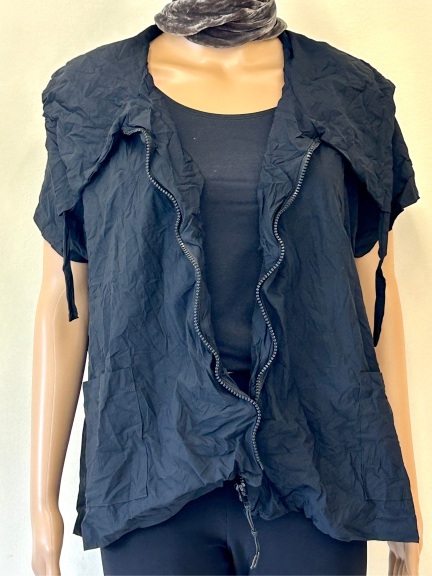 Ronda Vest by Chalet et ceci