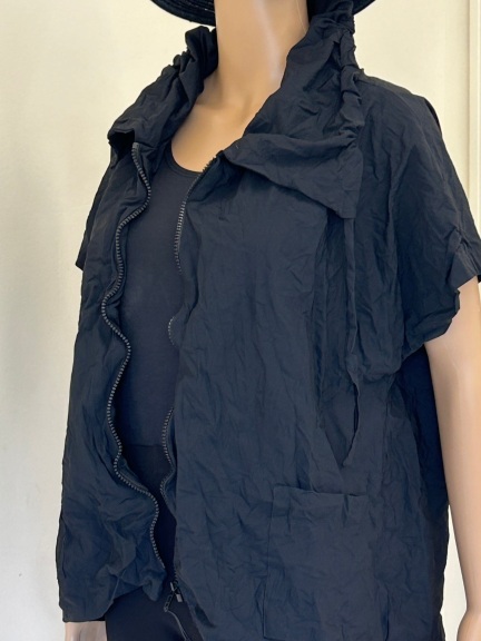 Ronda Vest by Chalet et ceci