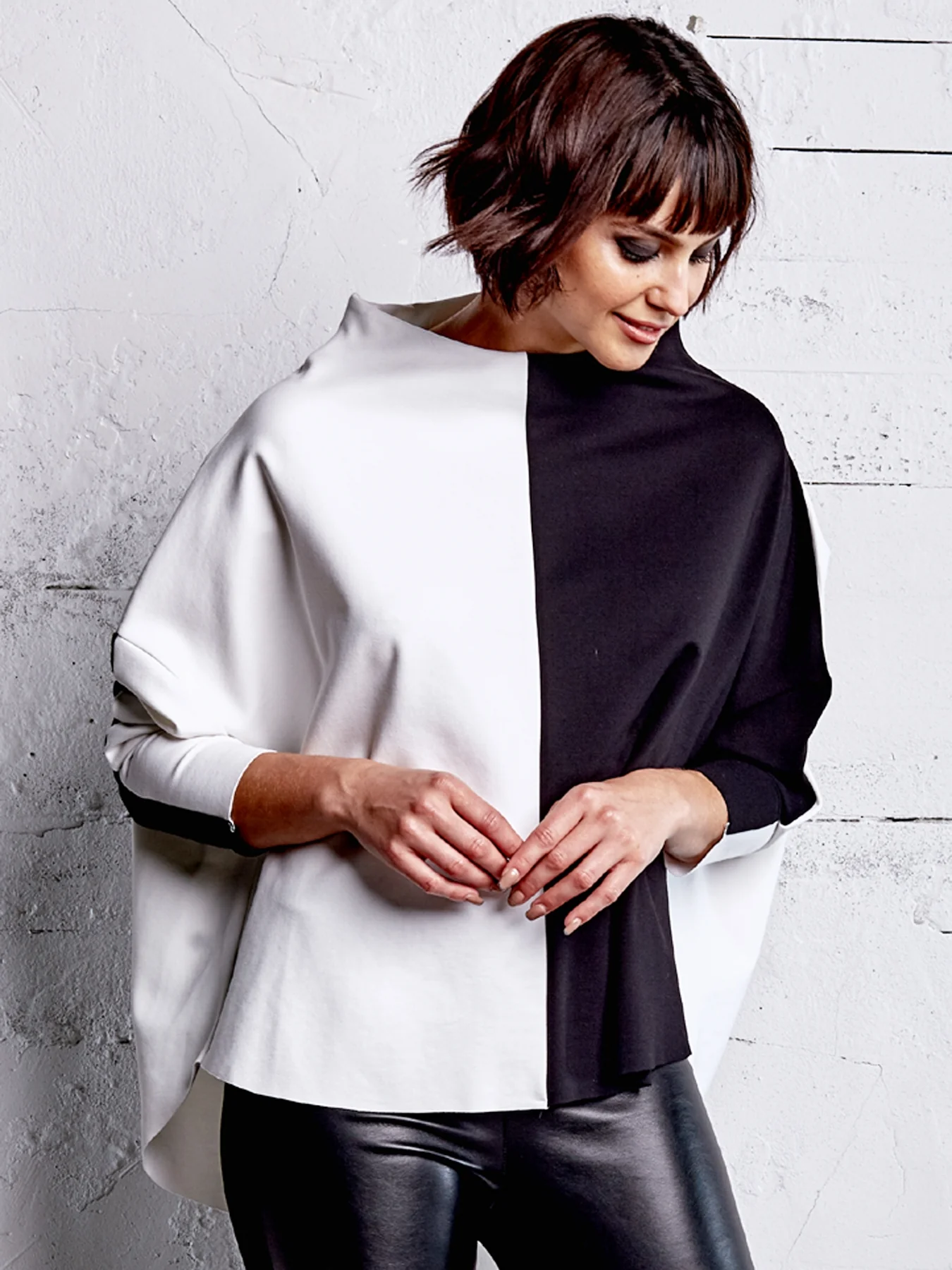 2 Tone Top in Black/White