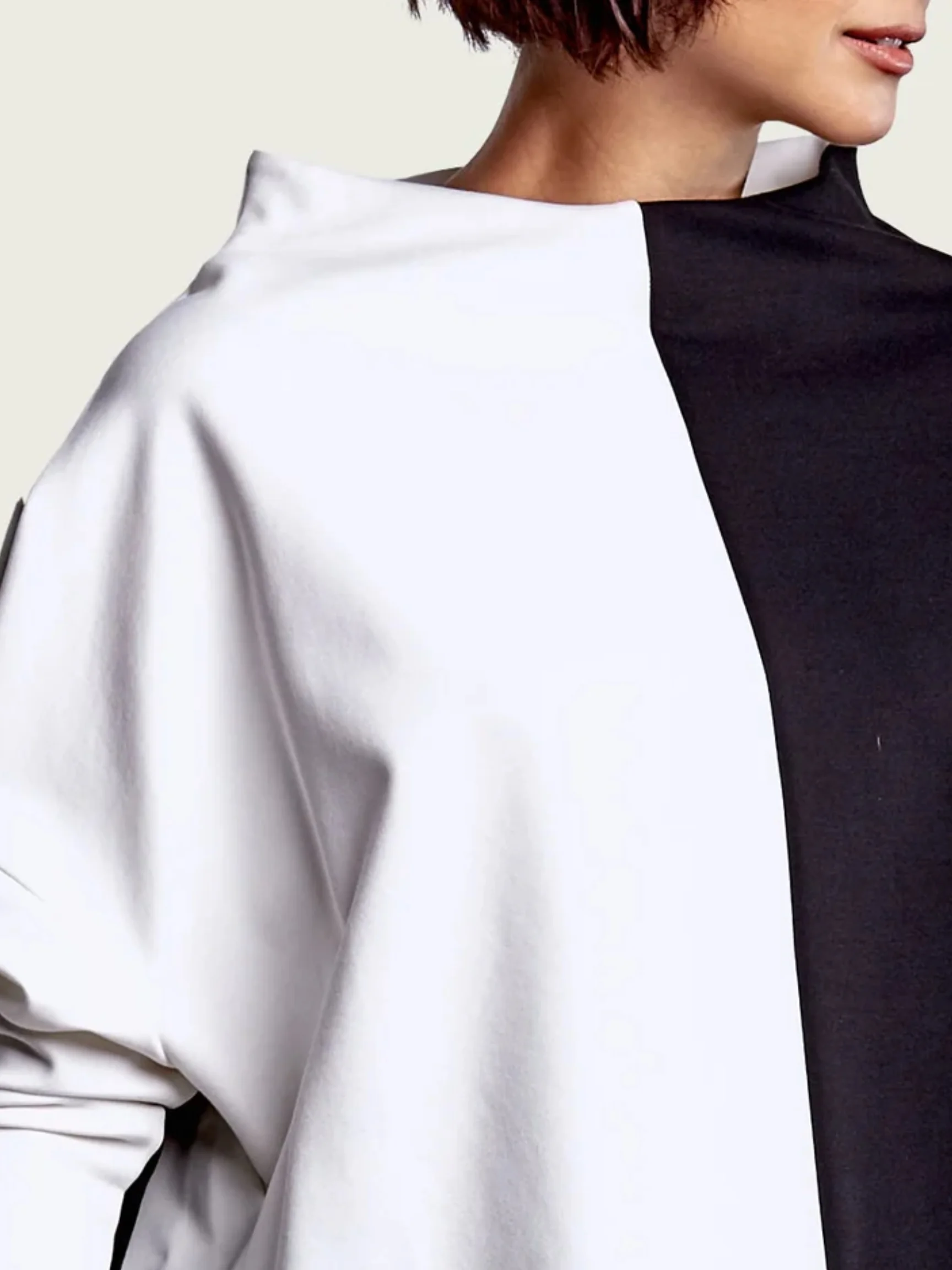 2 Tone Top in Black/White