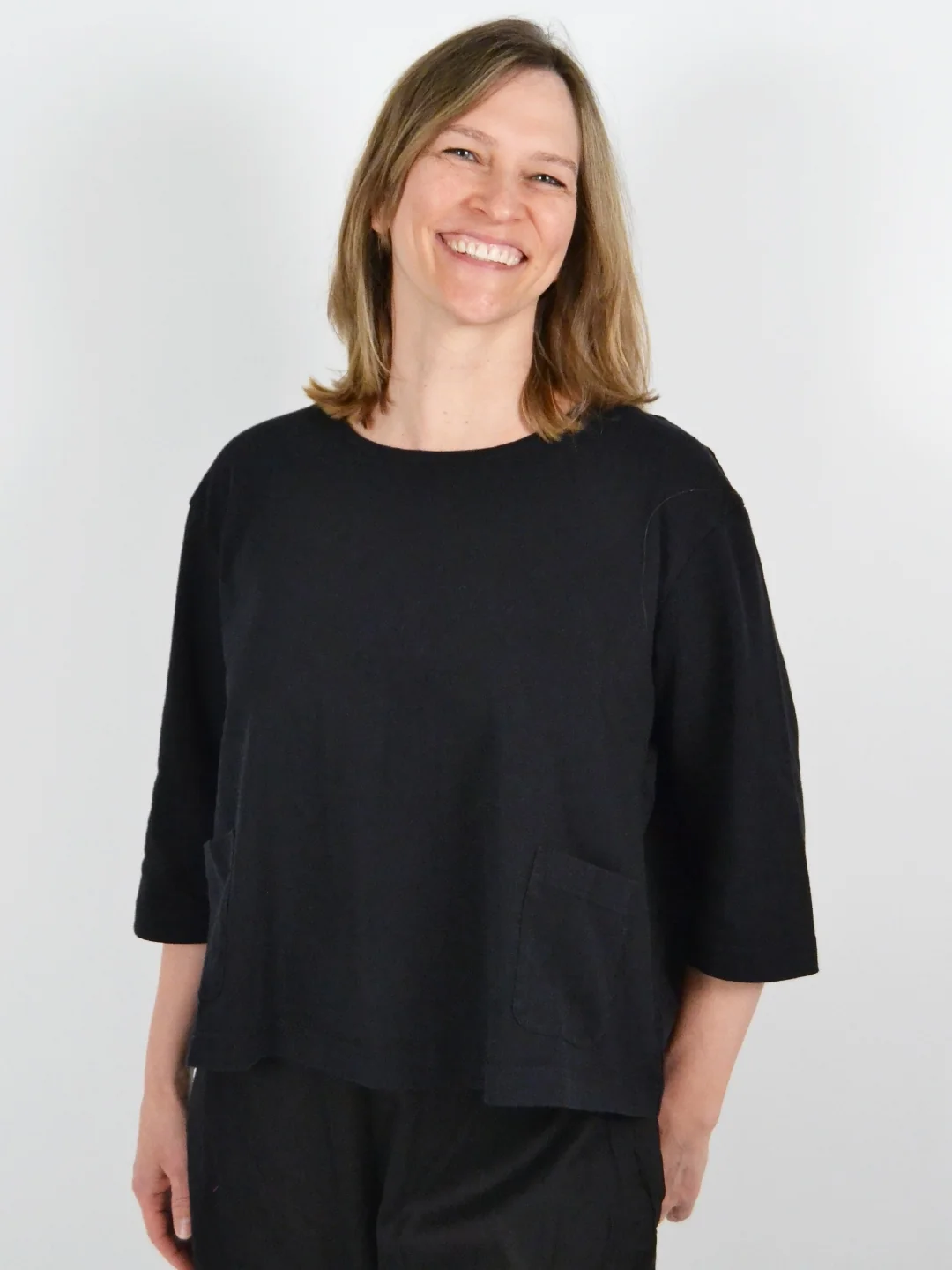 3/4 Sleeve Boxy Shirt w Pockets in Black