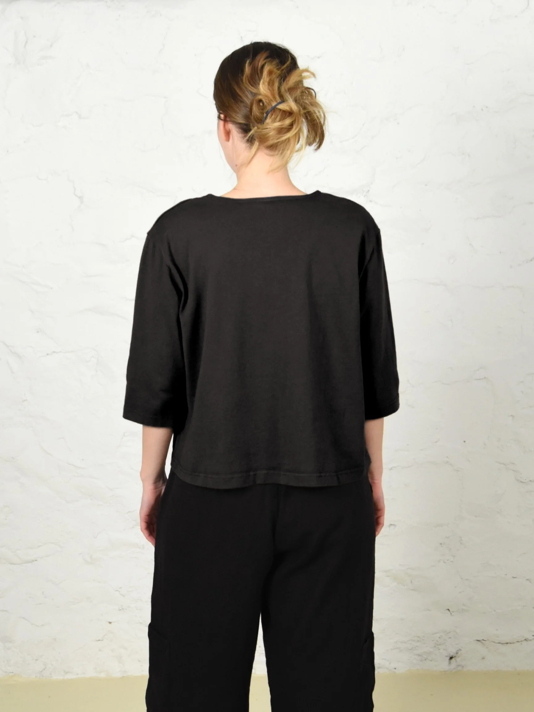 3/4 Sleeve Boxy Shirt w Pockets in Black