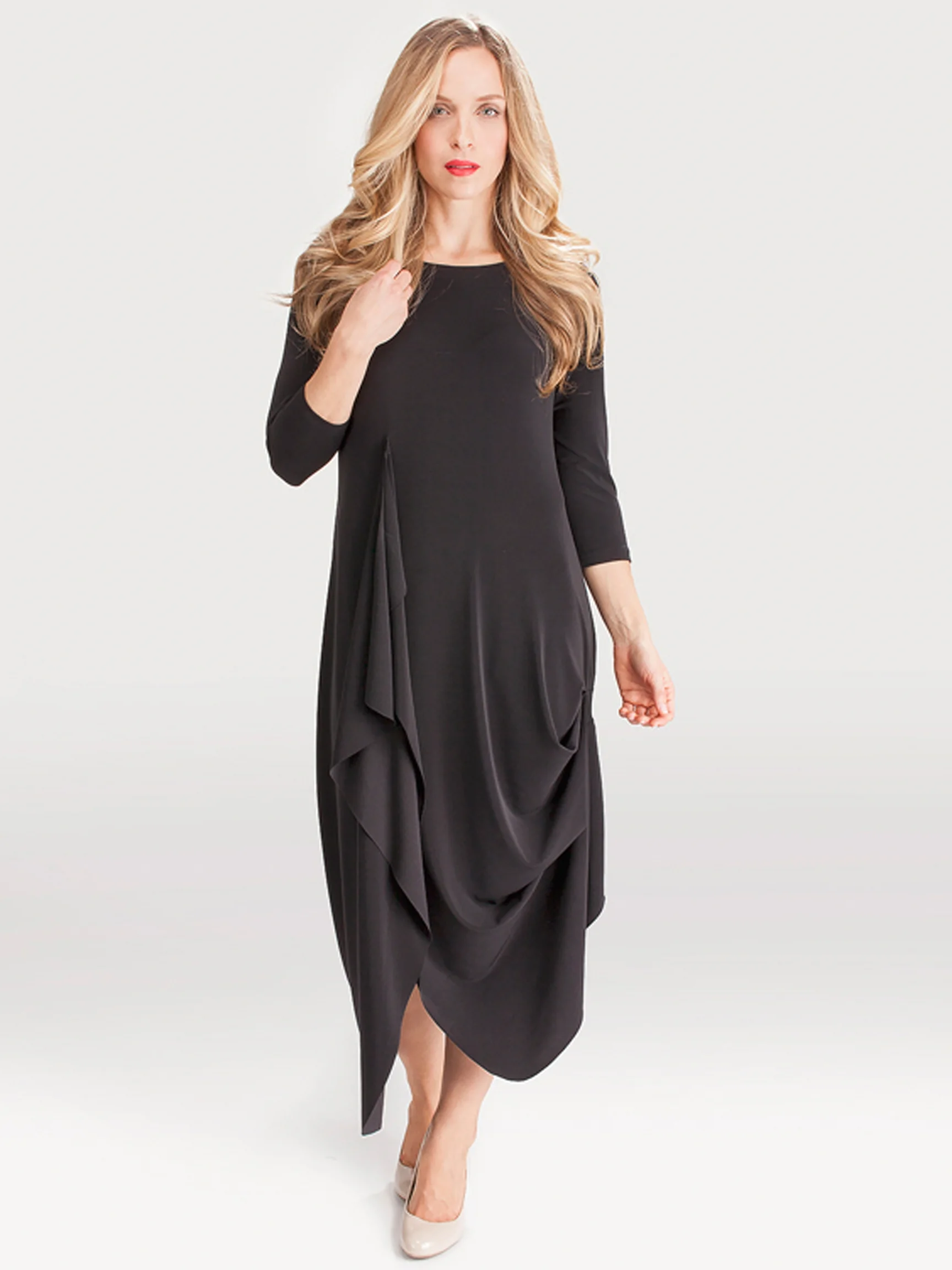 3/4 Sleeve Drama Dress in black