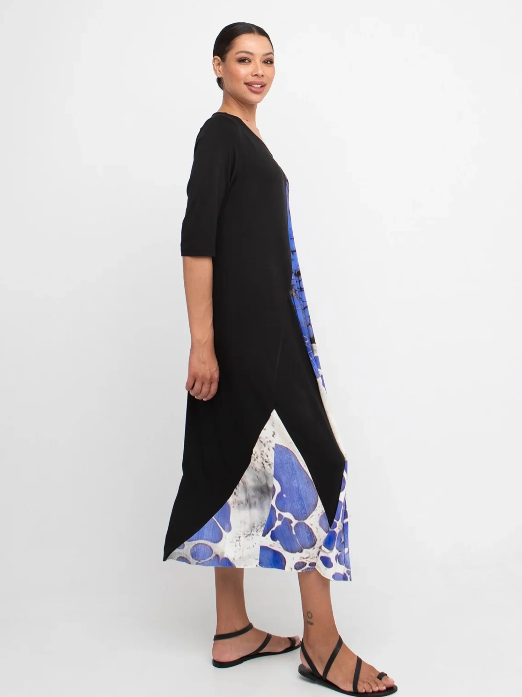 The model is 5'9" & wears size XS