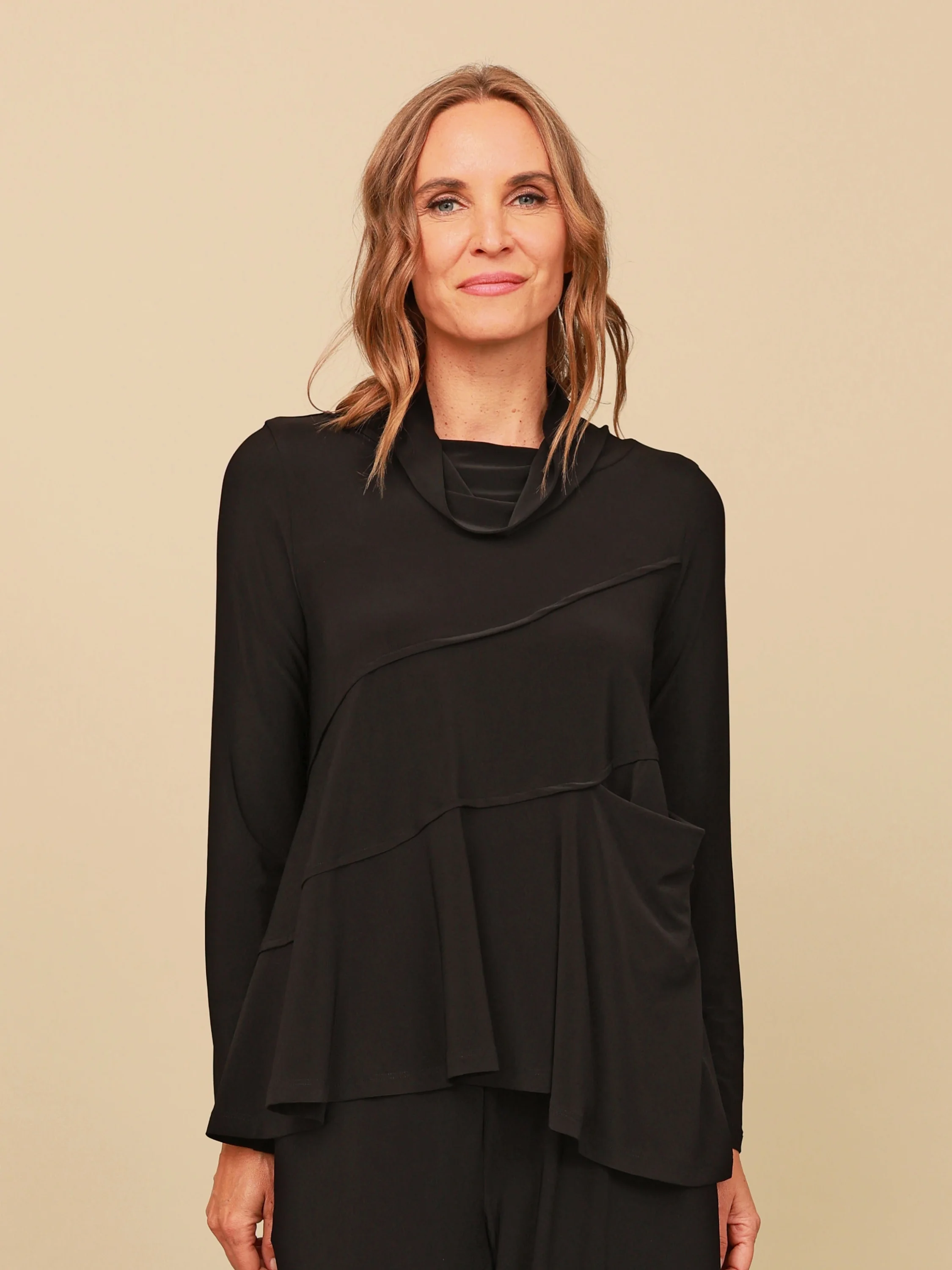 Amelia top in Black