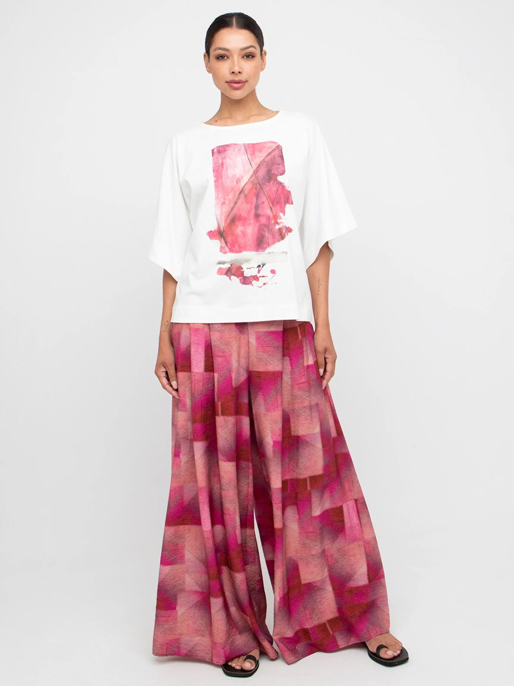 The model is 5'9" & wears size XS