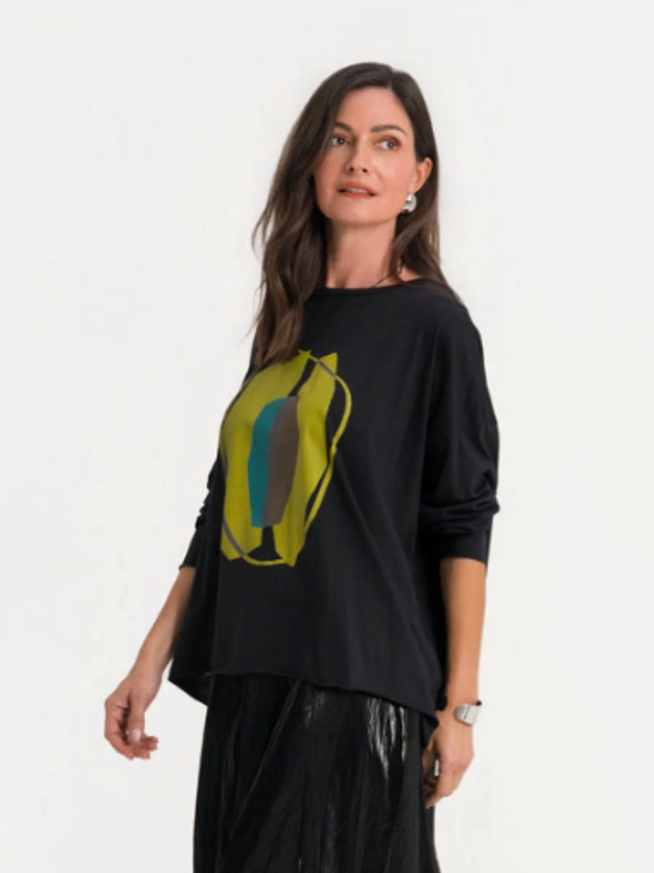 Avocado T in Black