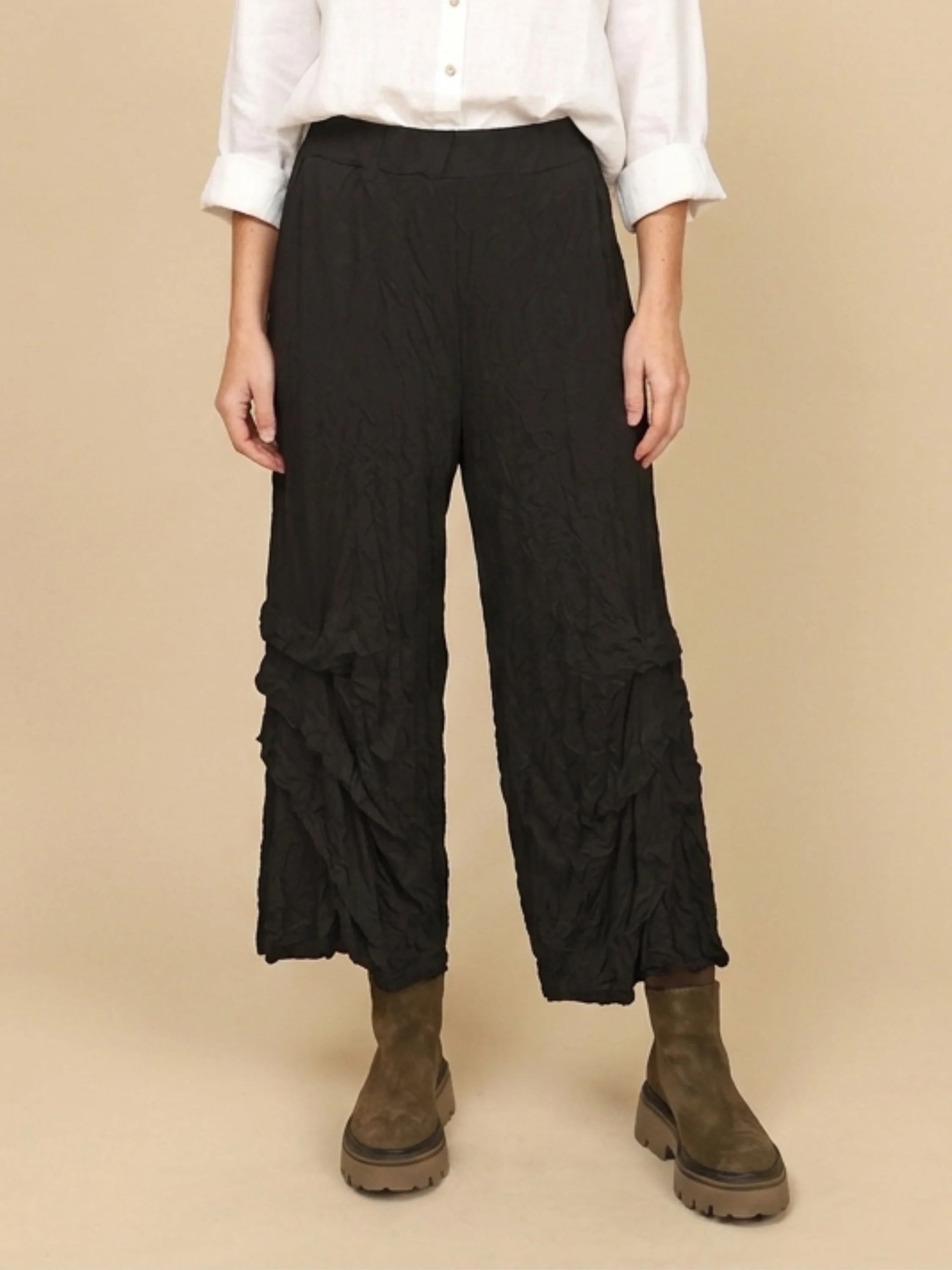 Avril Pant in Black