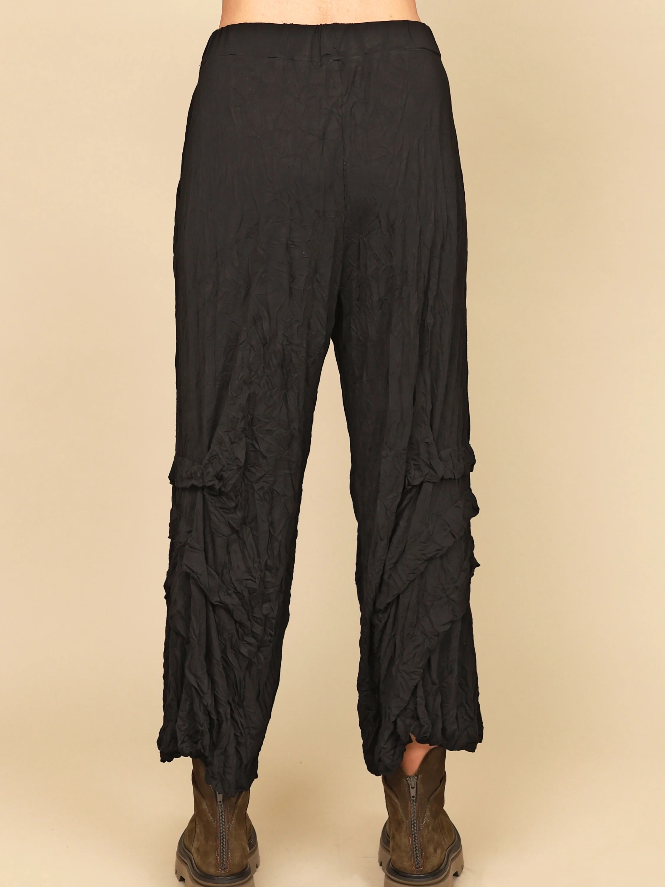 Avril Pant in Black
