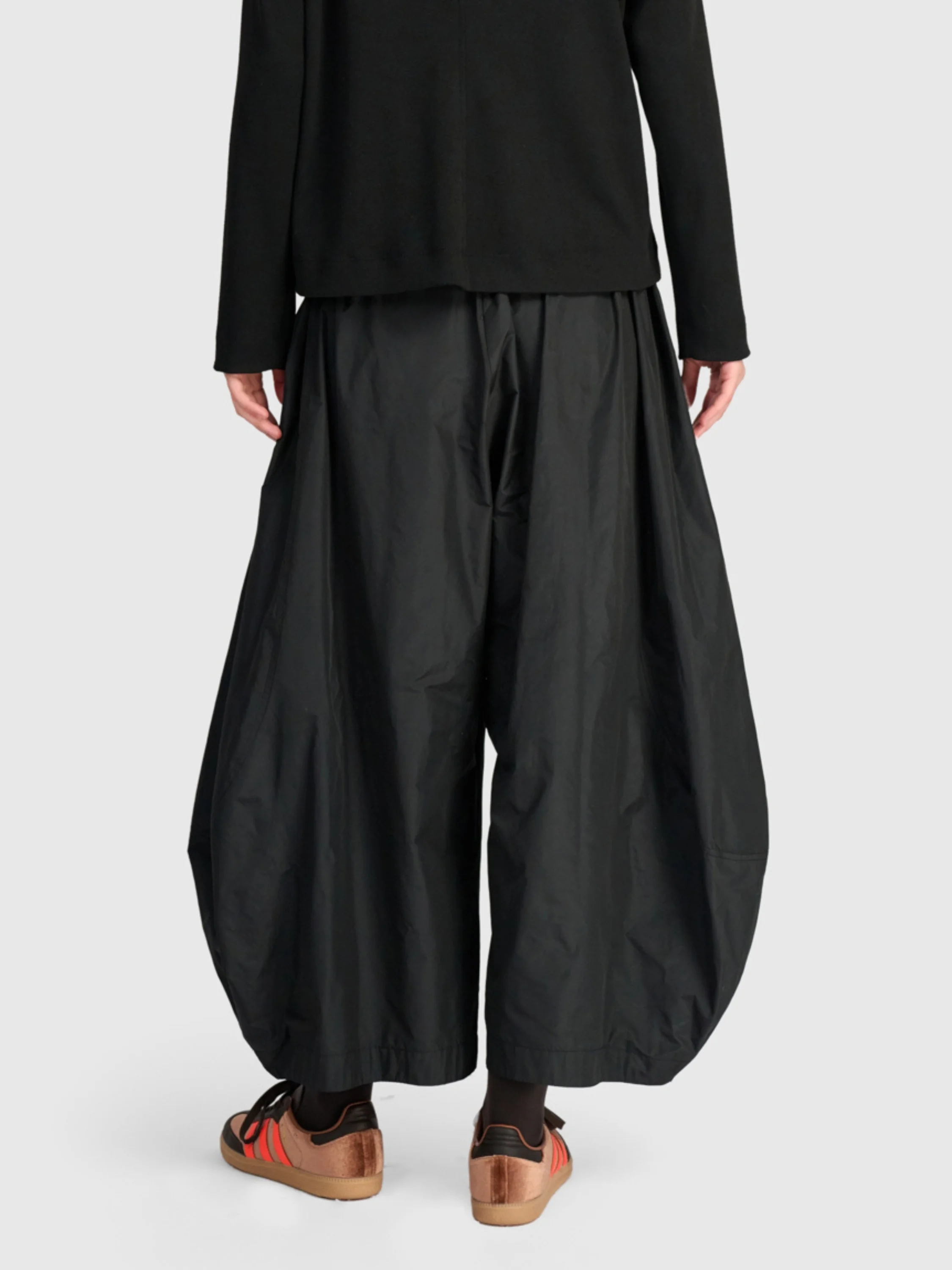 Balloon Swish Pant in Black