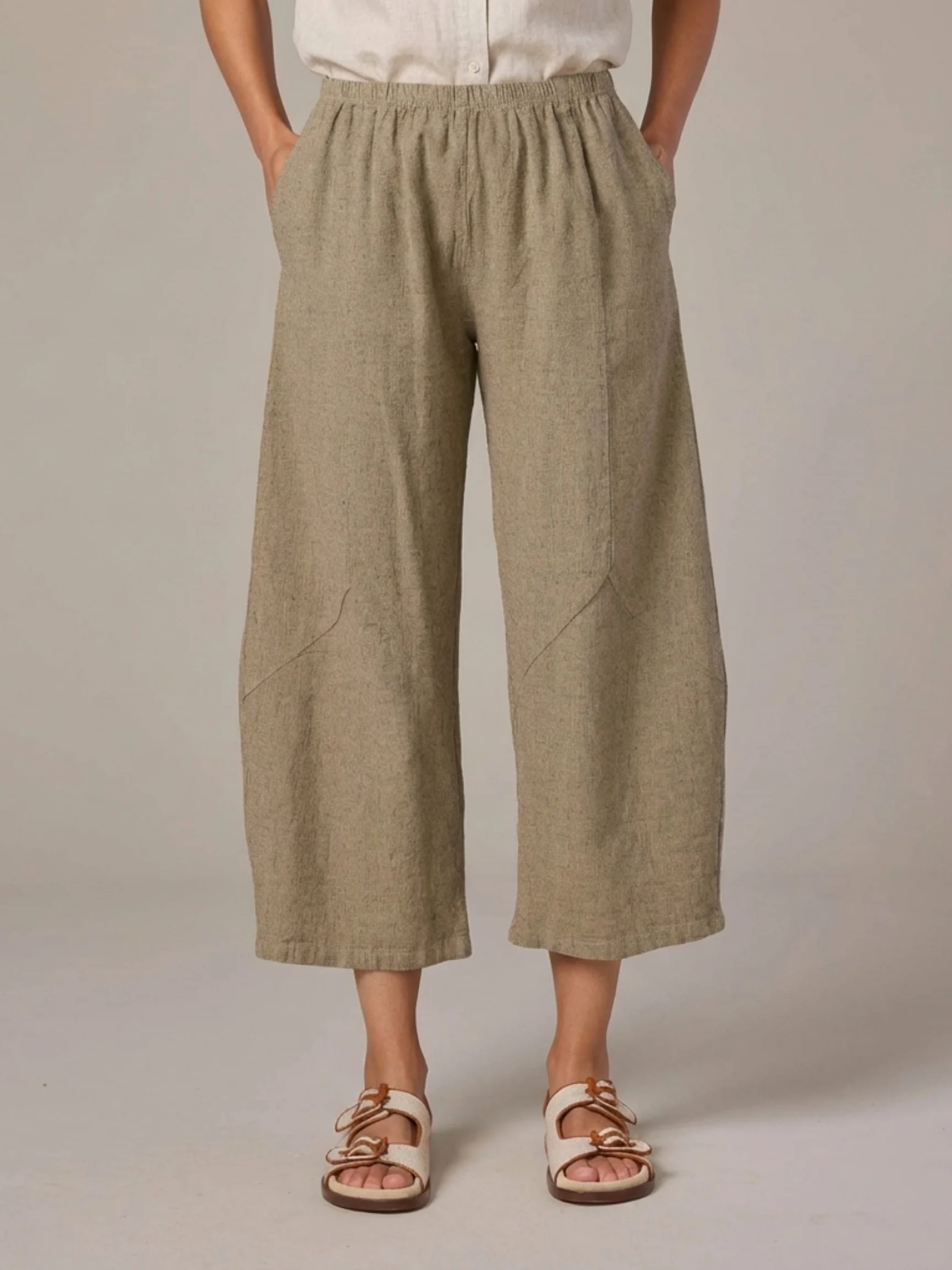 Barrel Crop Pant in Bark
