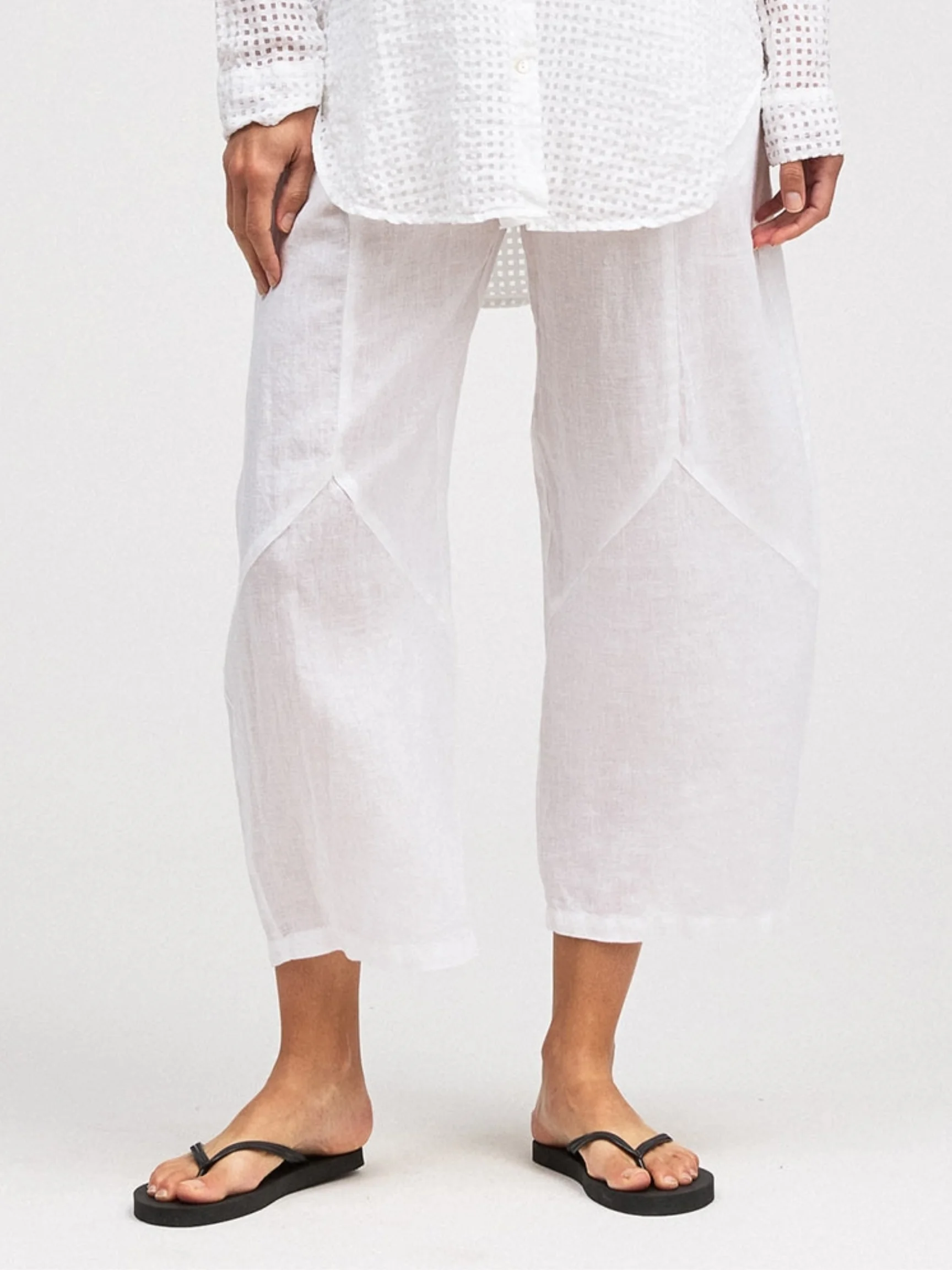 Barrel Crop in White