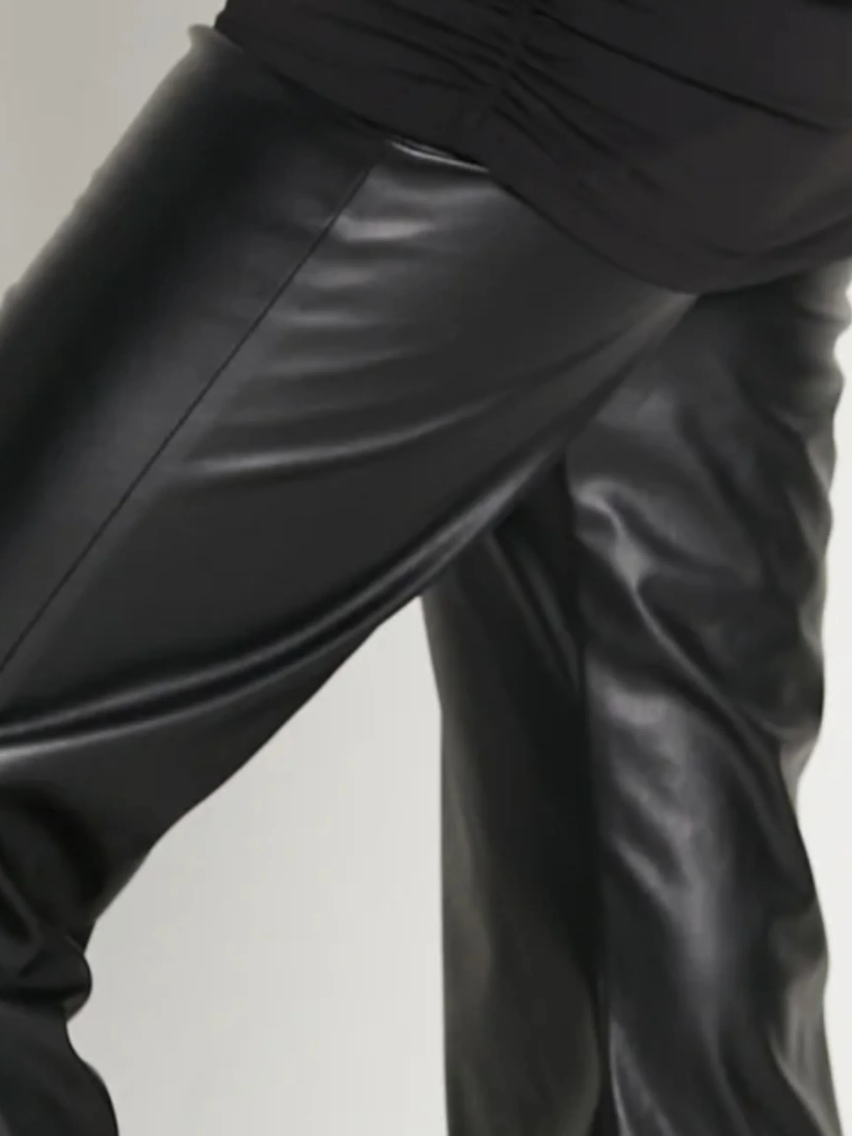 Bell Bottom Pants in Black