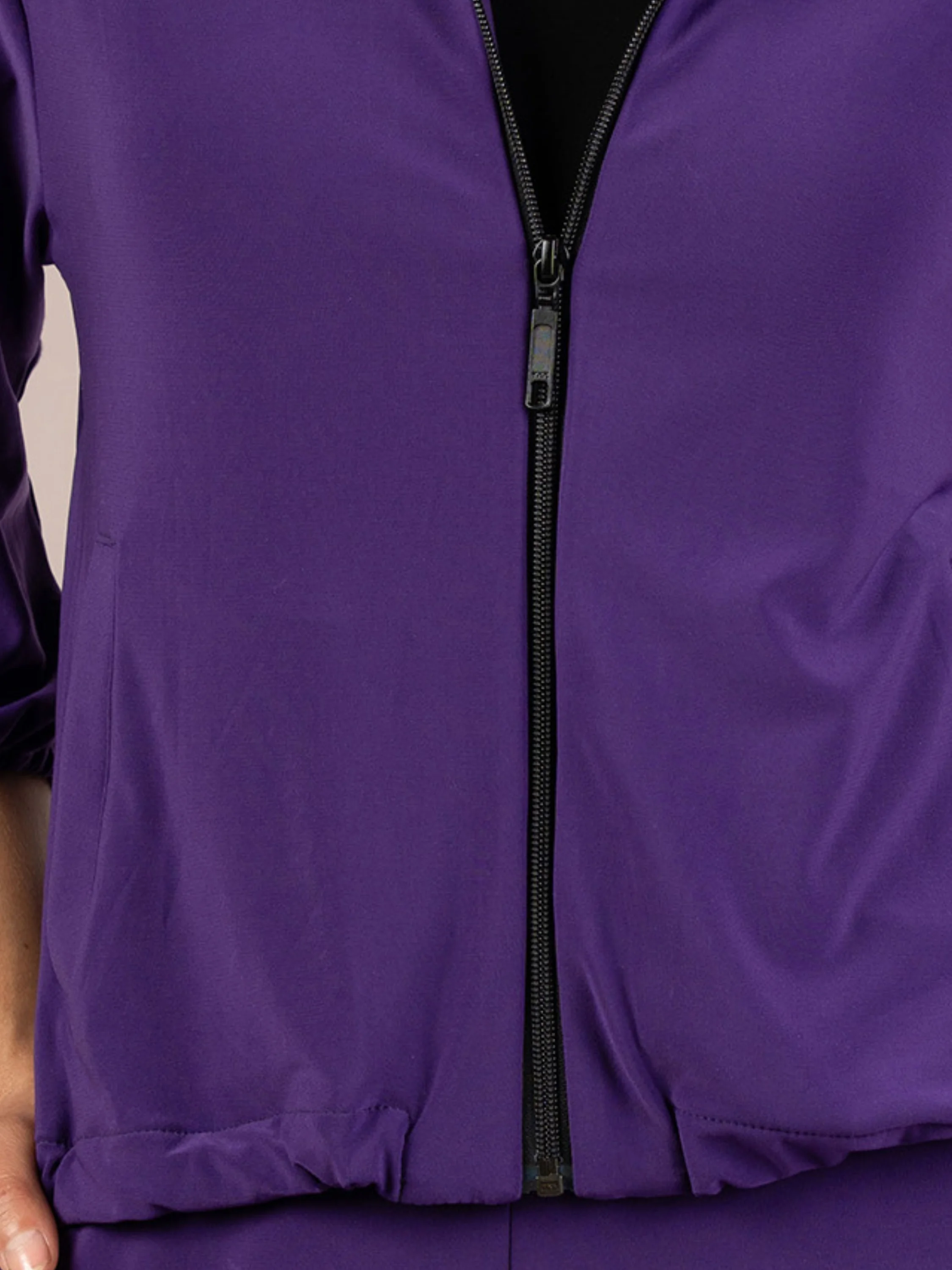 Belleza Zip Jacket in Elderberry