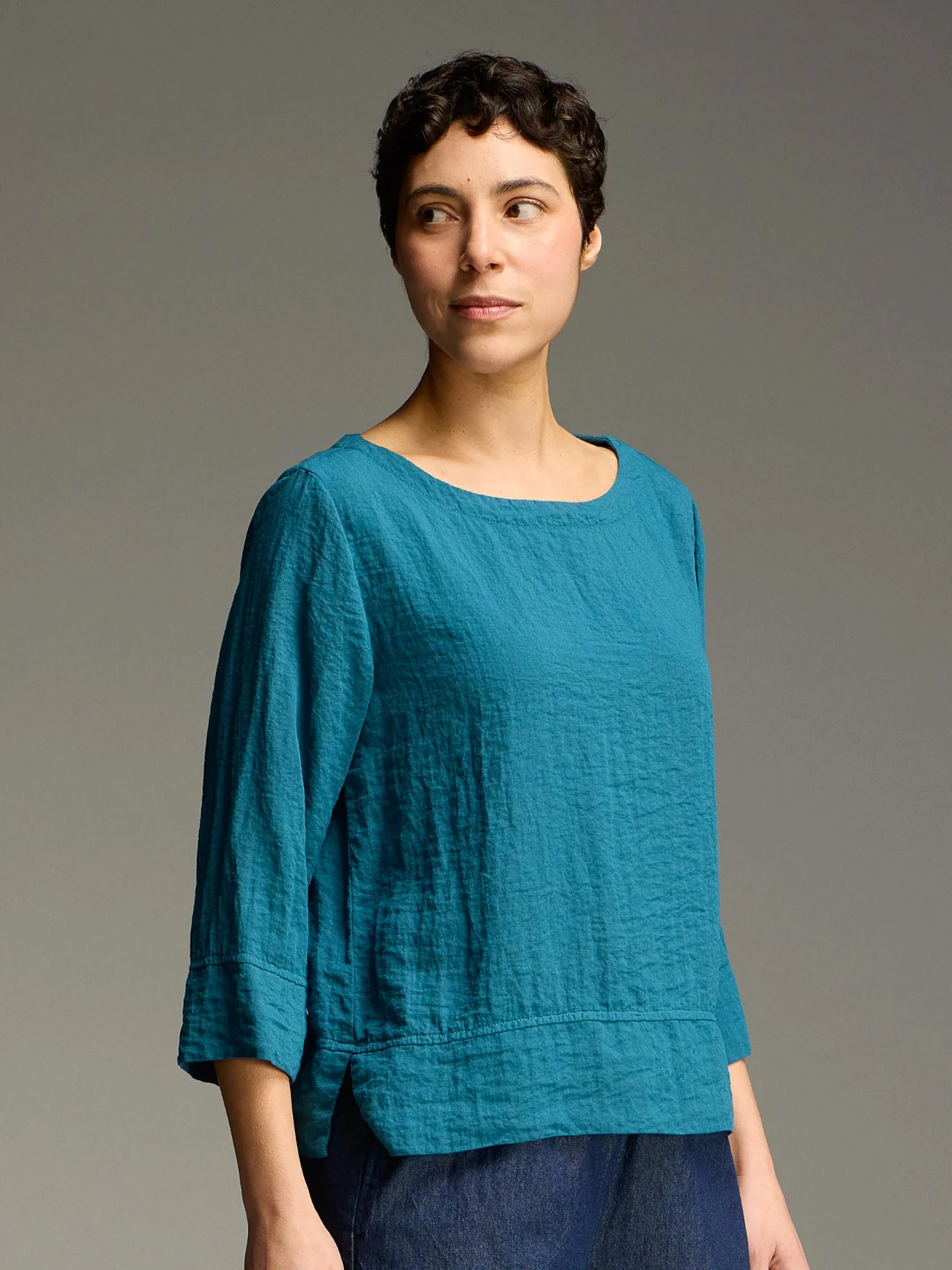 Boatneck Vent Top in Peacock