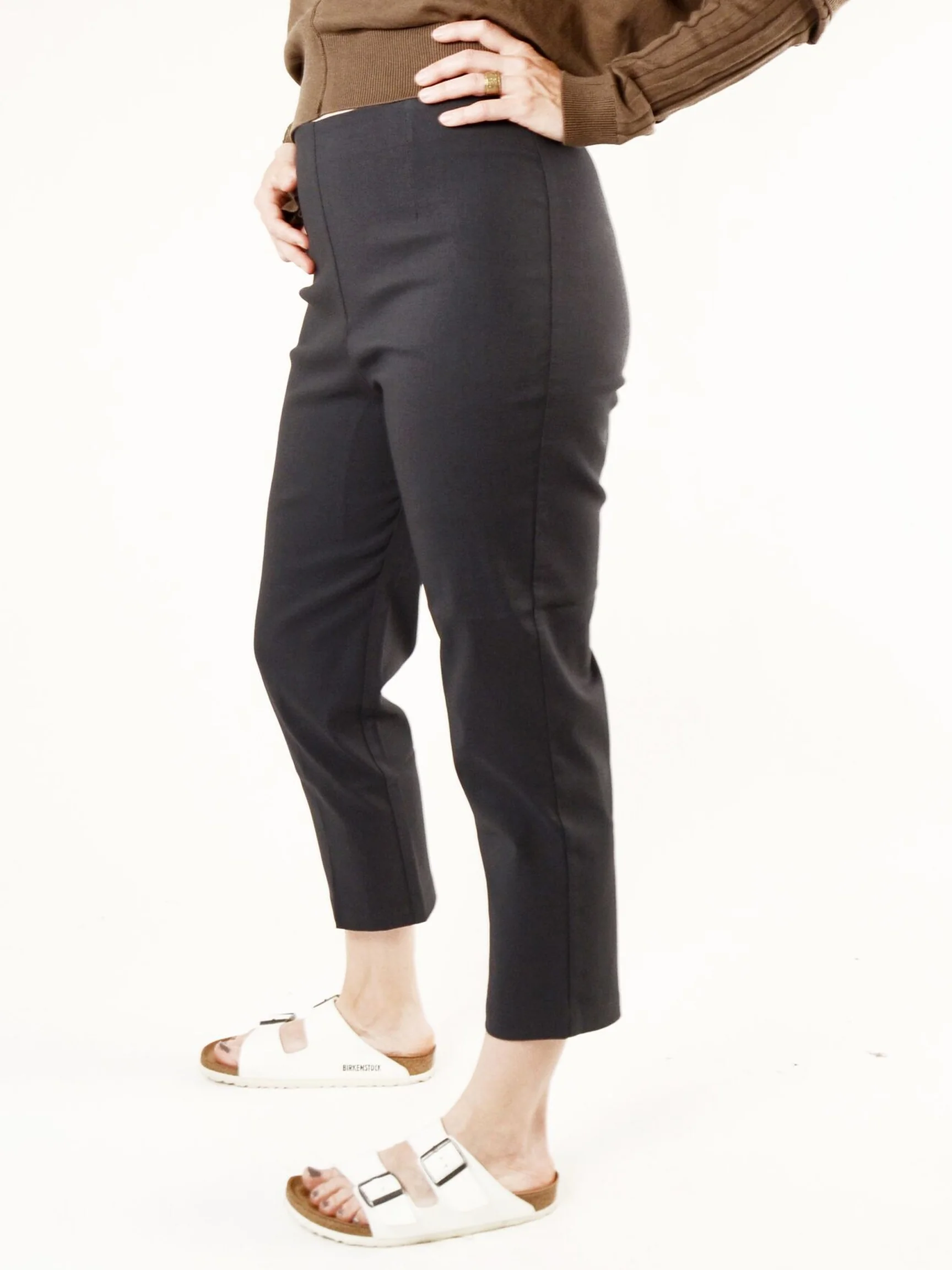 Bobby Pant in Dark Grey