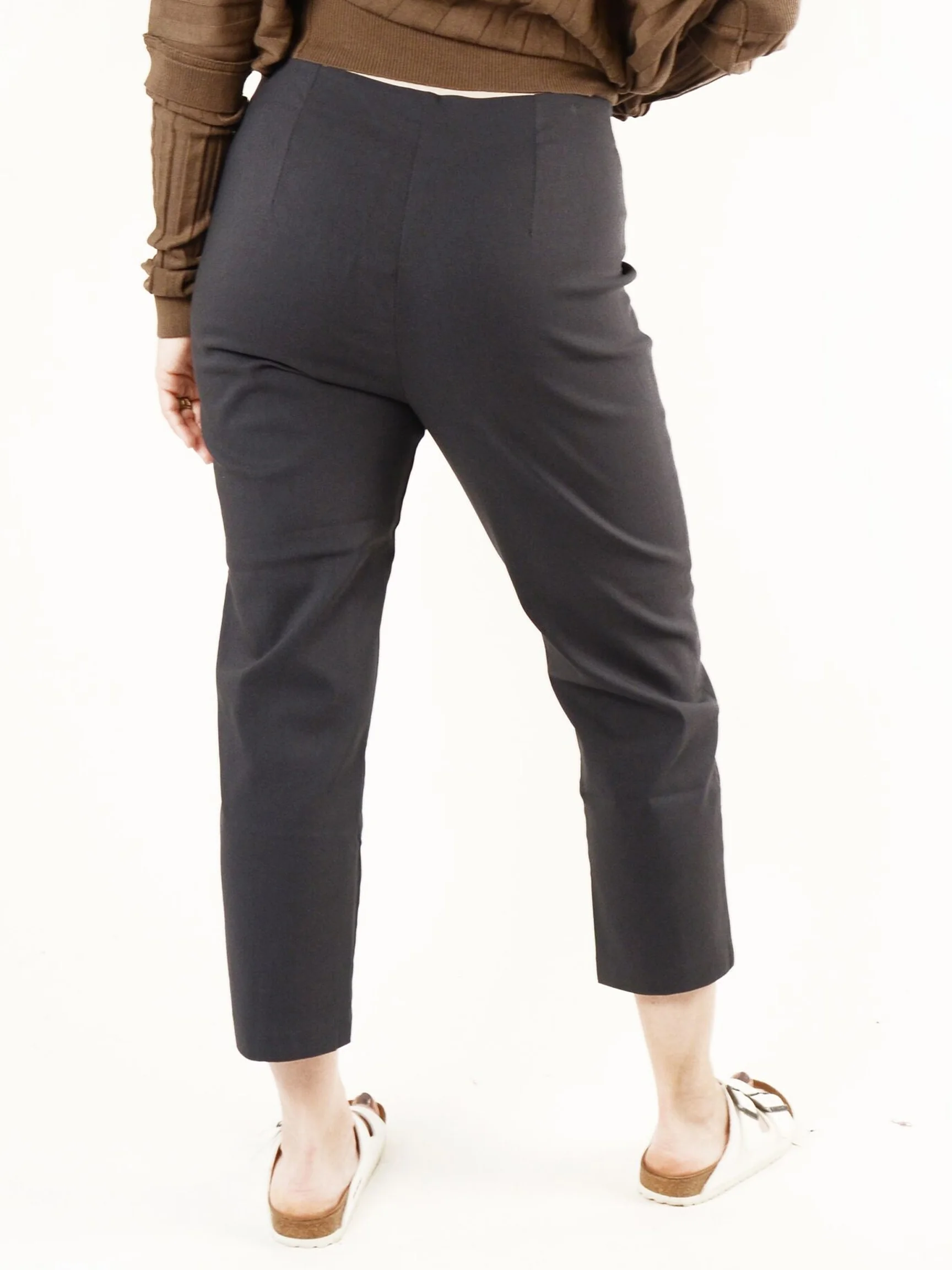 Bobby Pant in Dark Grey