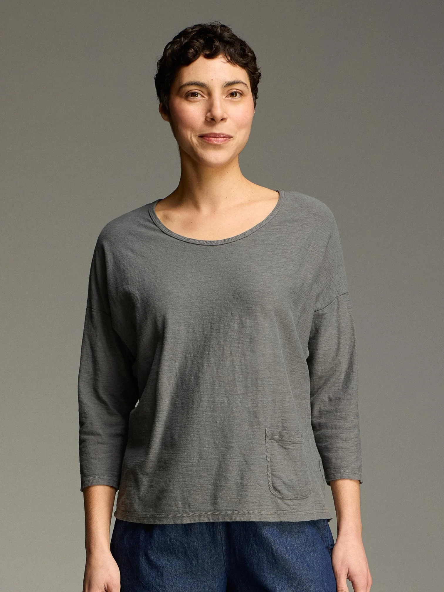 Boxy Pkt Tee in Iron