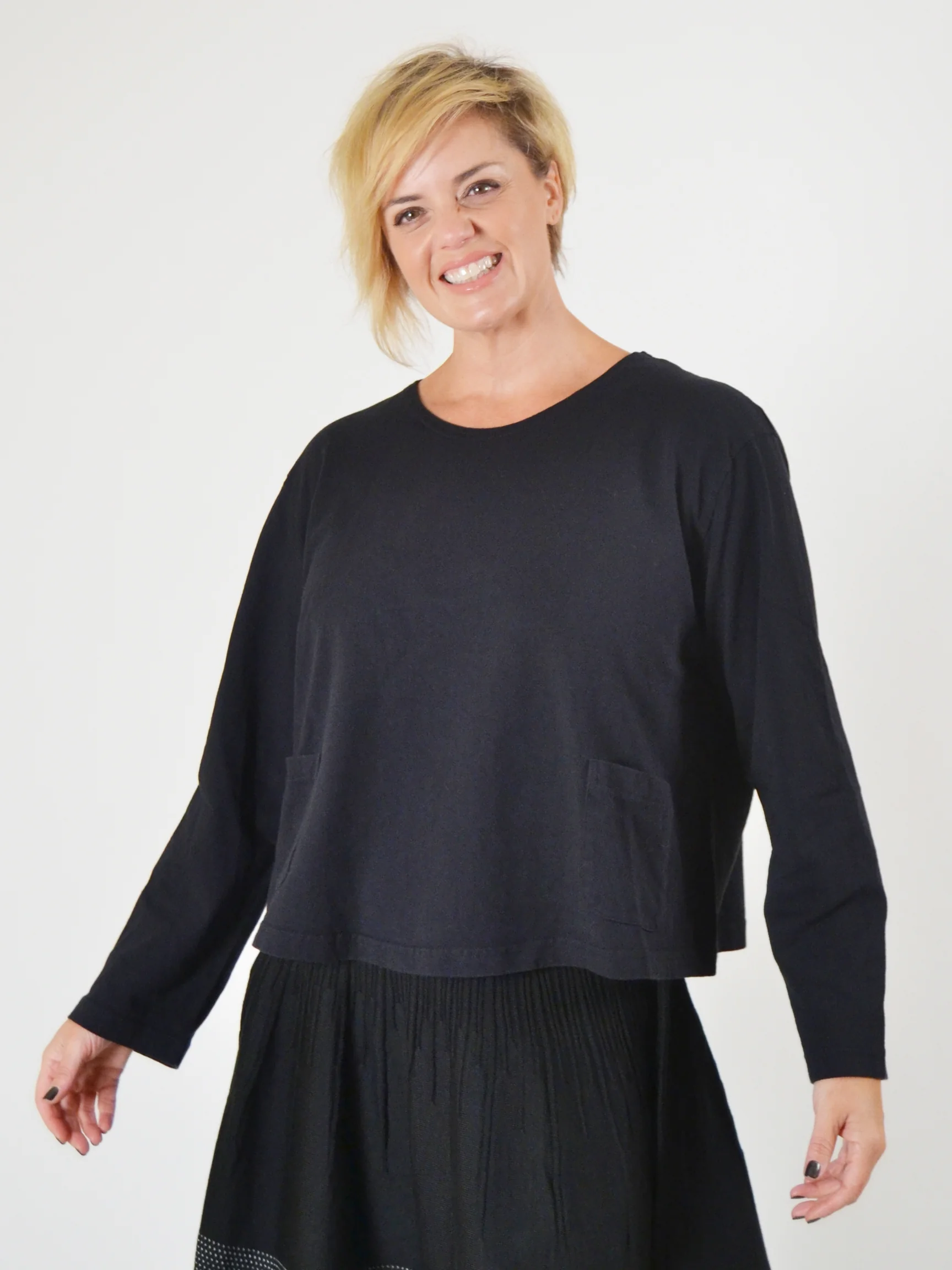 Boxy Shirt with Pockets in Black