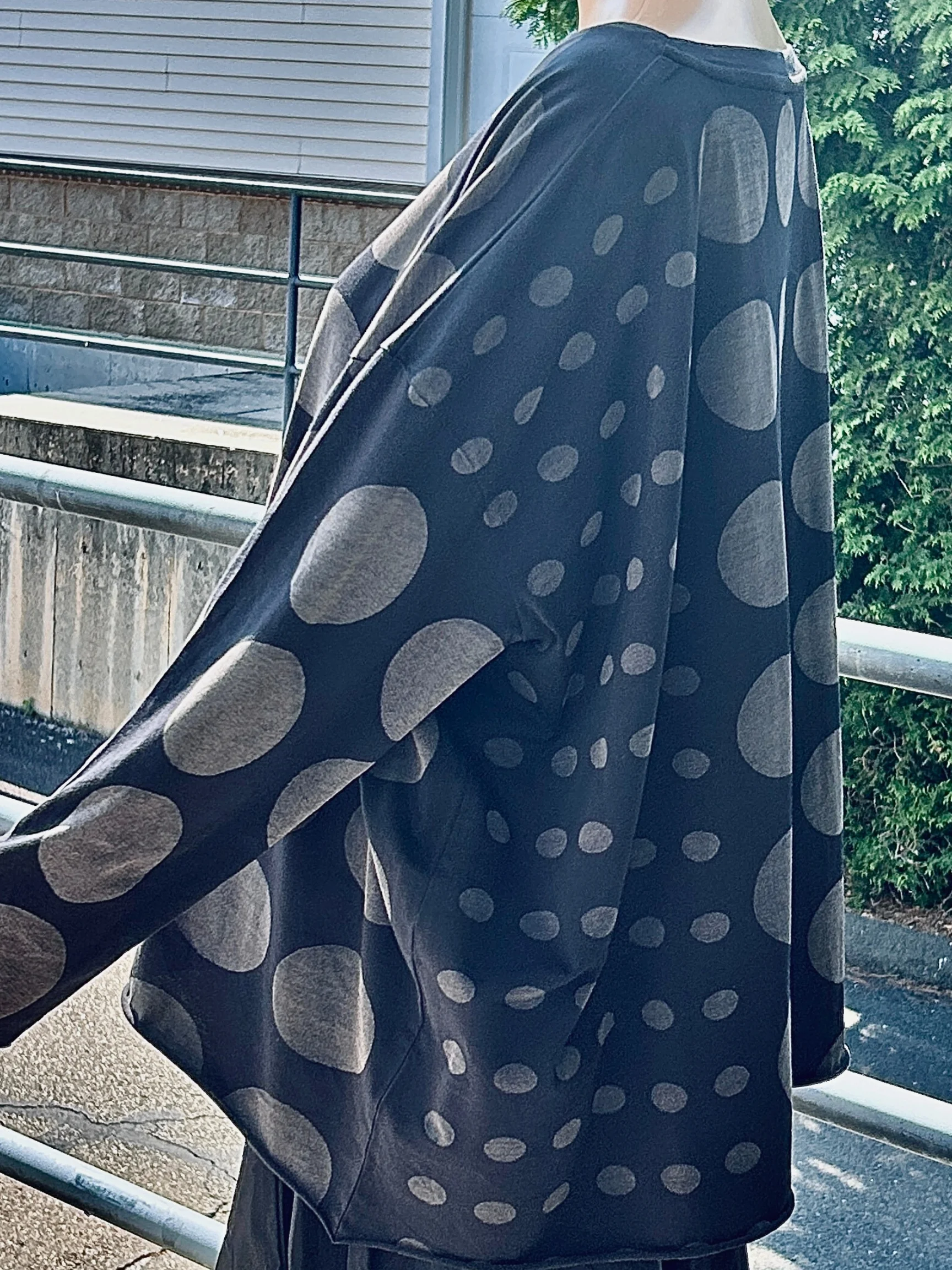 Boxy Tee with Circles in Black