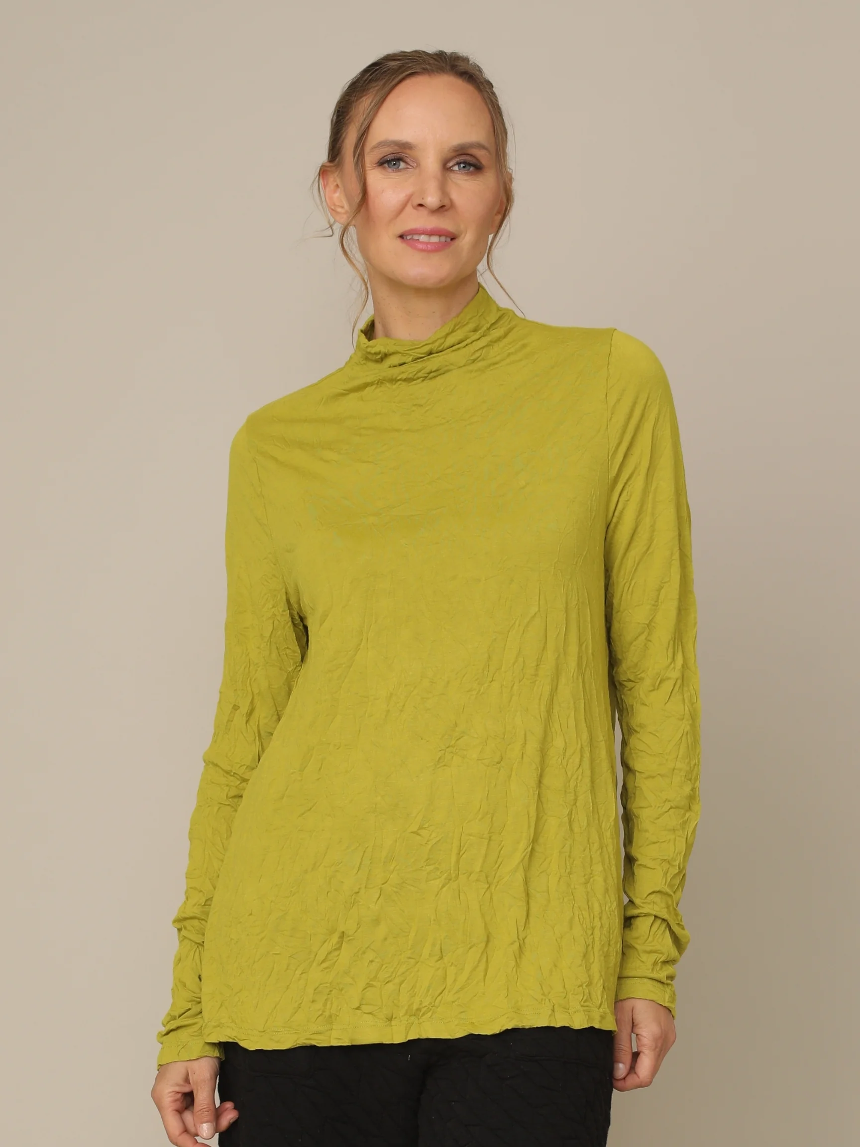 Brylee Mock in Acacia