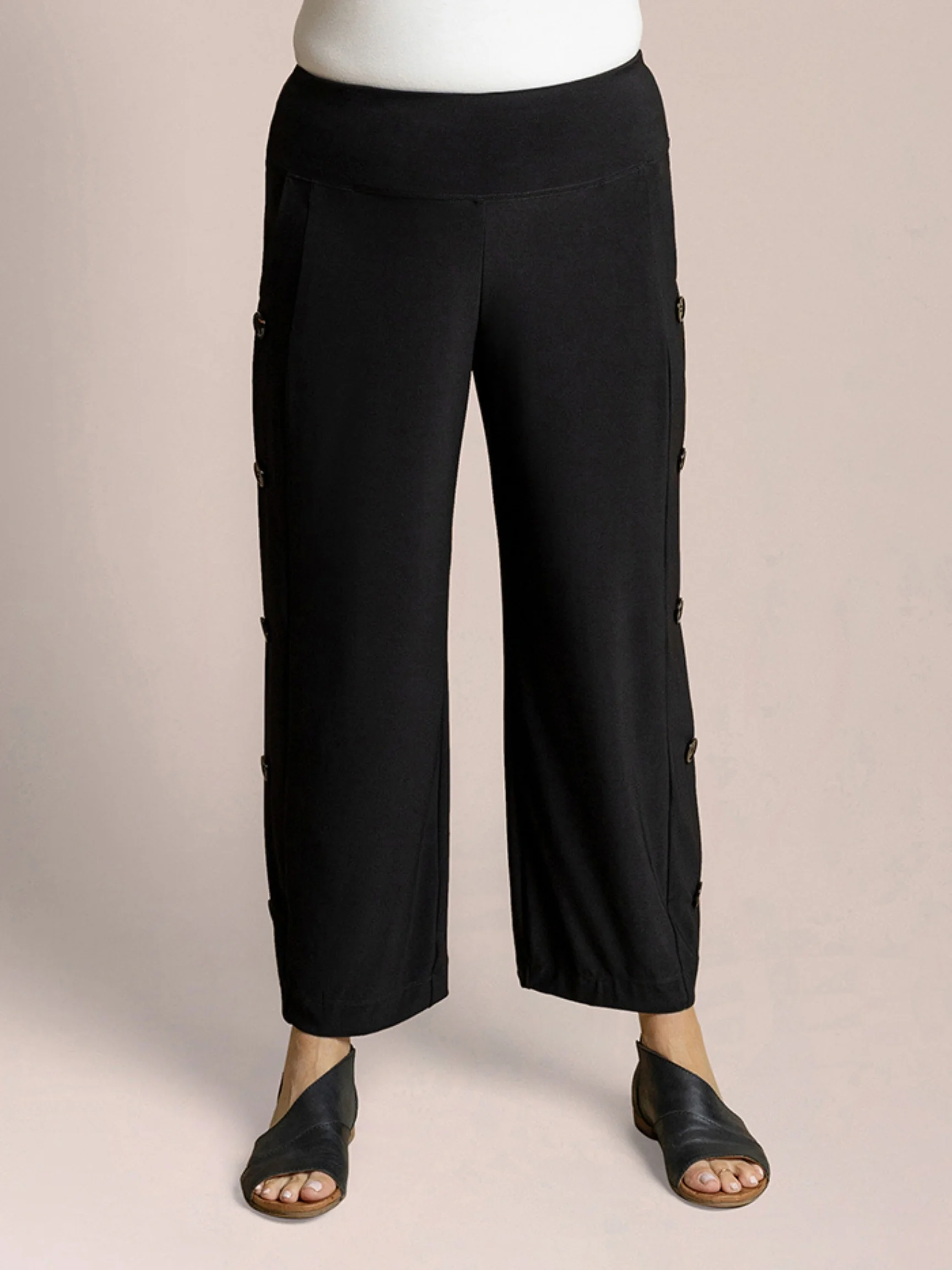 Buttoned Up Lantern Pant in Black