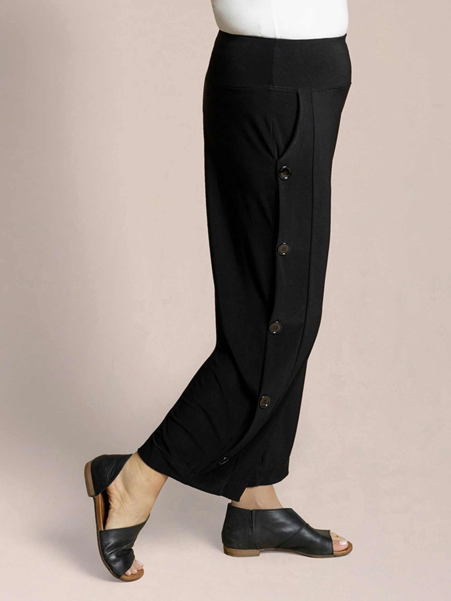 Buttoned Up Lantern Pant in Black
