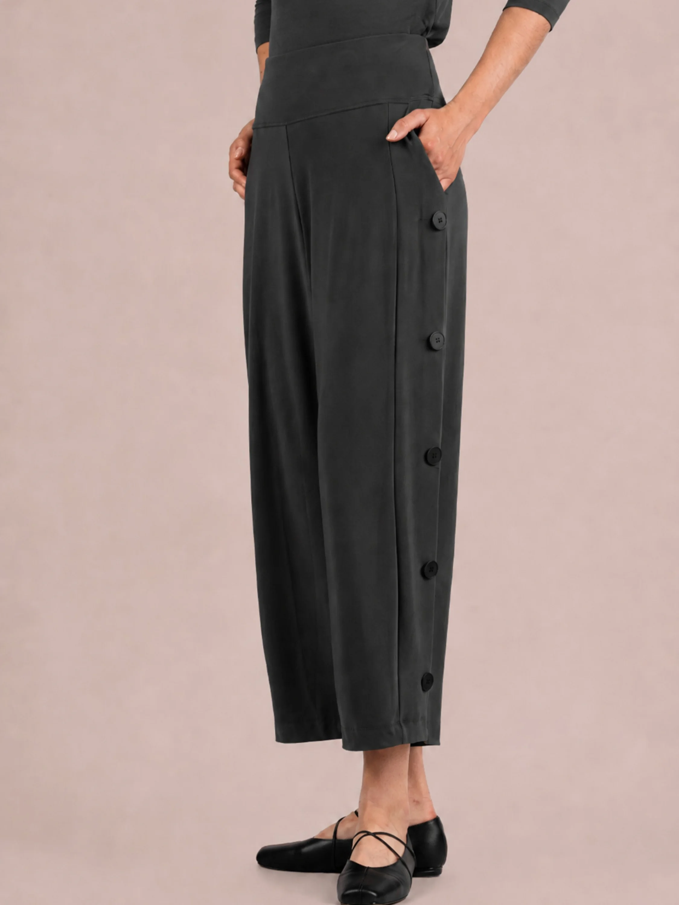 Buttoned Up Lantern Pant in Graphite