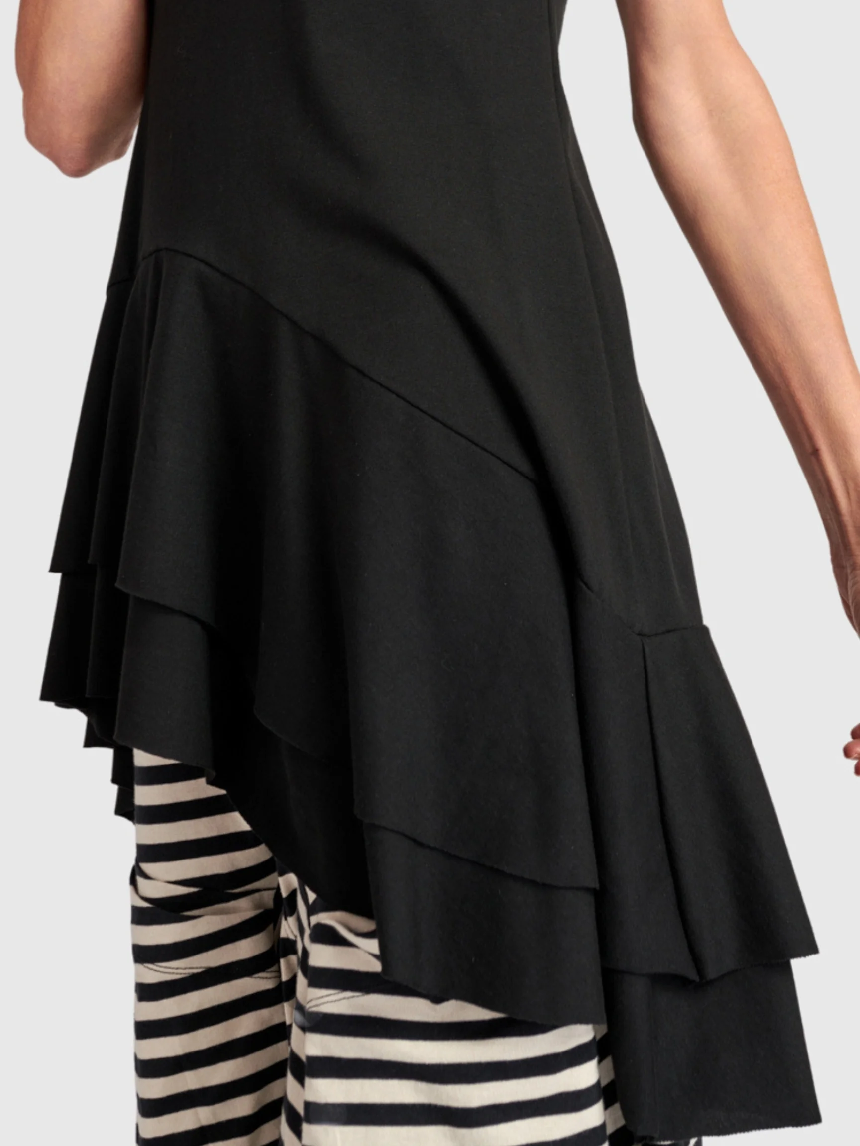Cascade Tank in Black