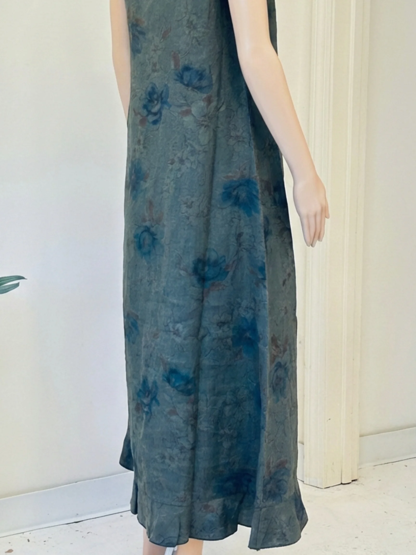 Chloe Dress in Peppercorn