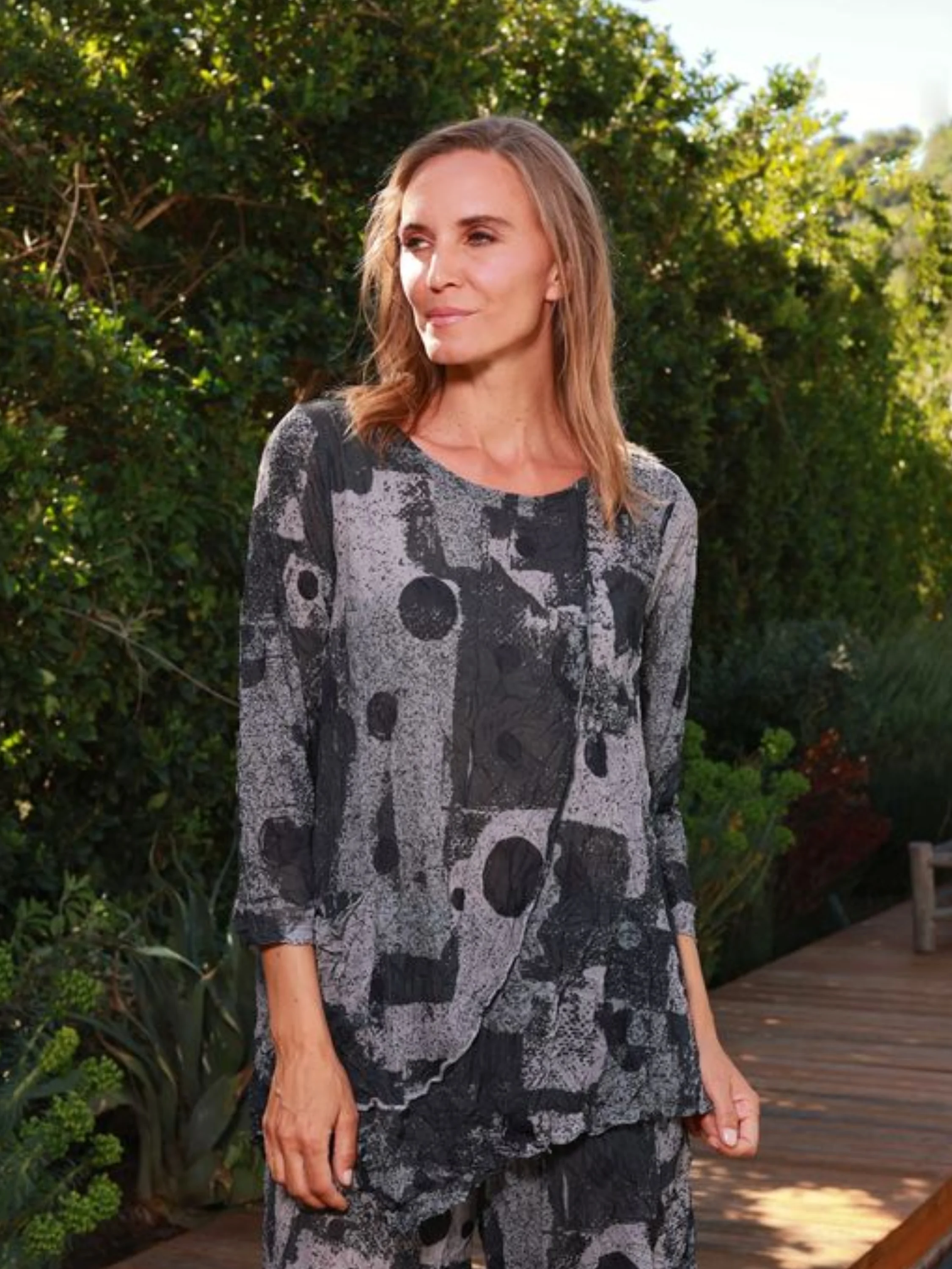 Chloe Top in Ebony