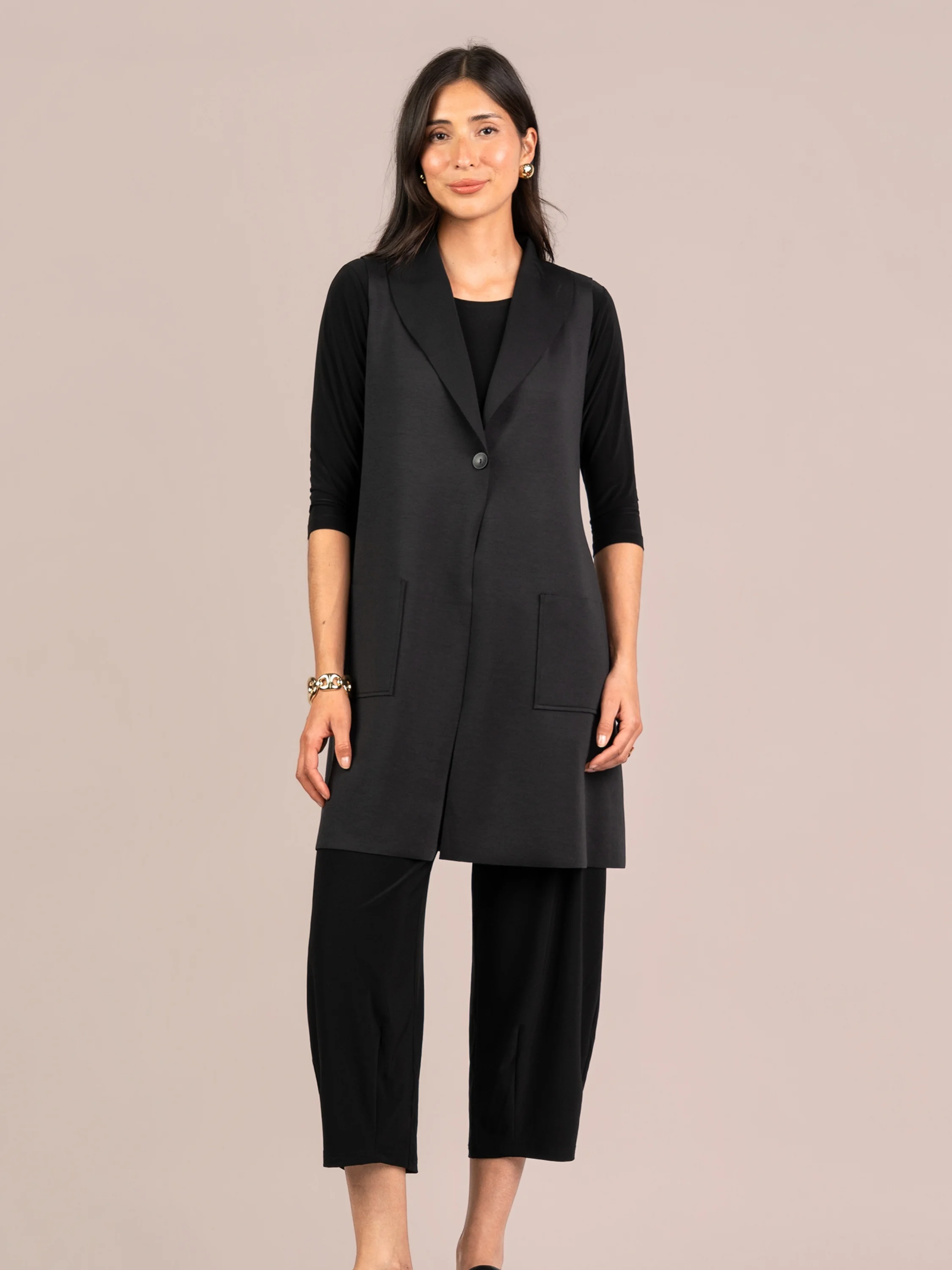 Cloud Vest Long in Black