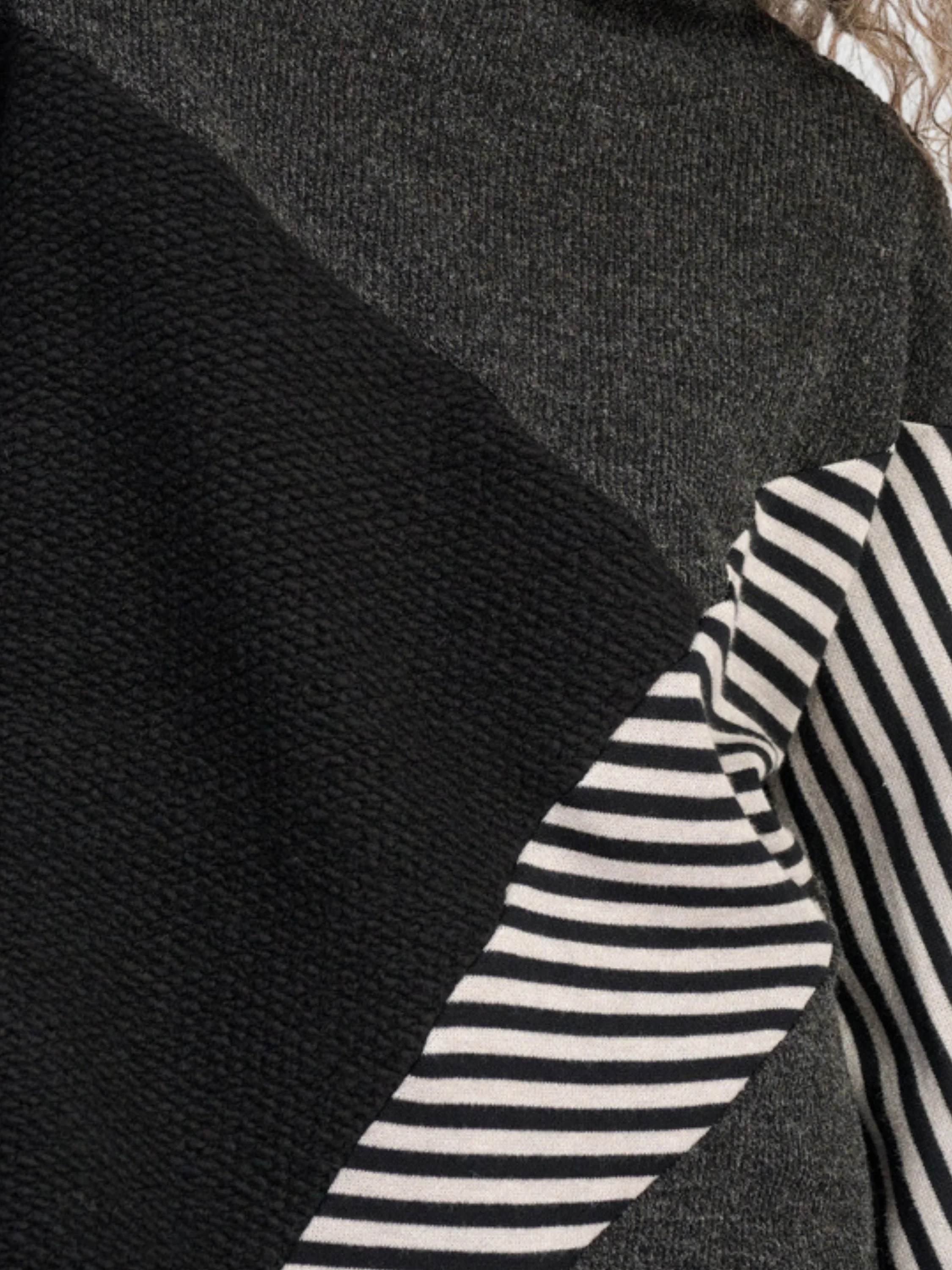 Colorblock Pullover in Mix