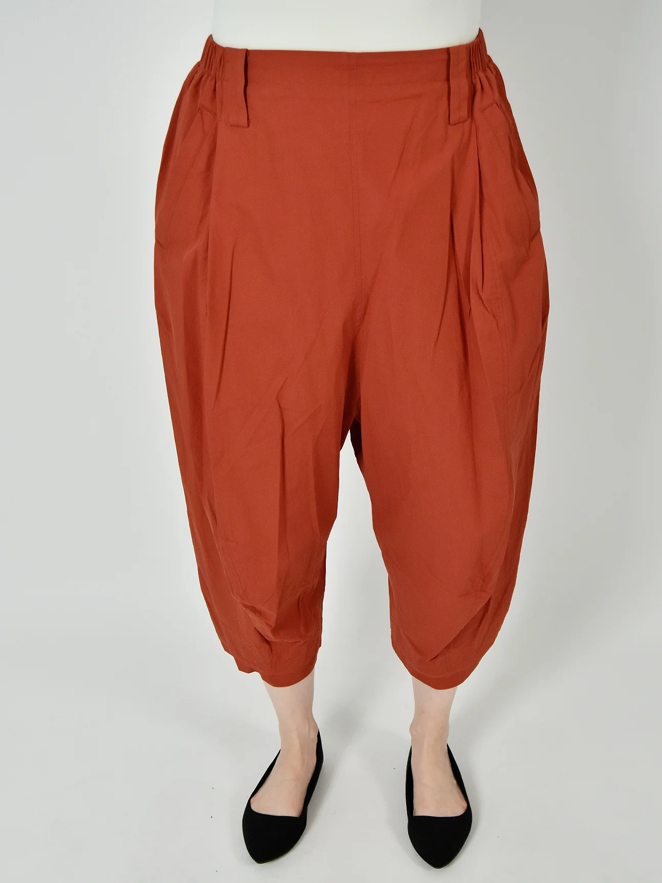 Crisp Cotton Pant in Red