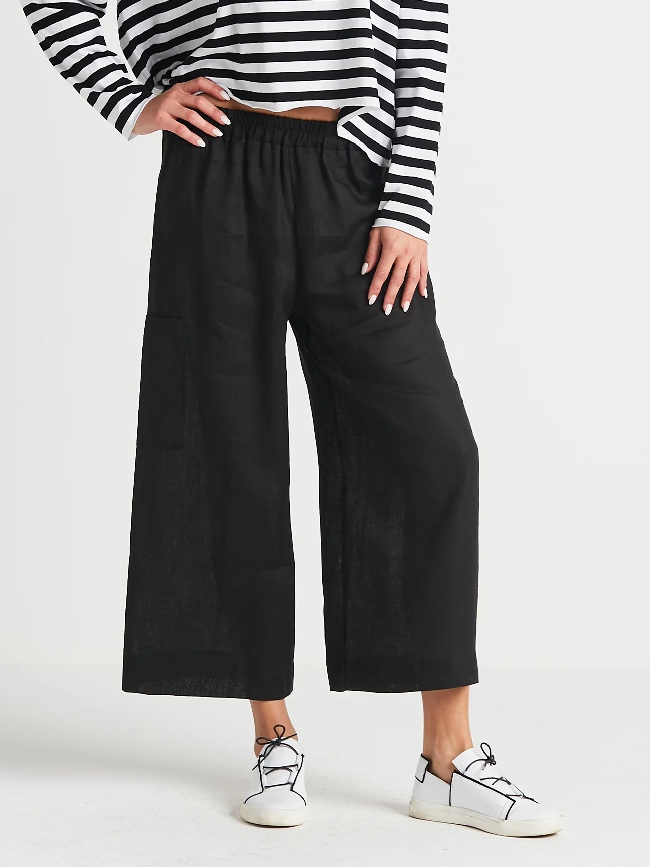 Crop Pant in Black