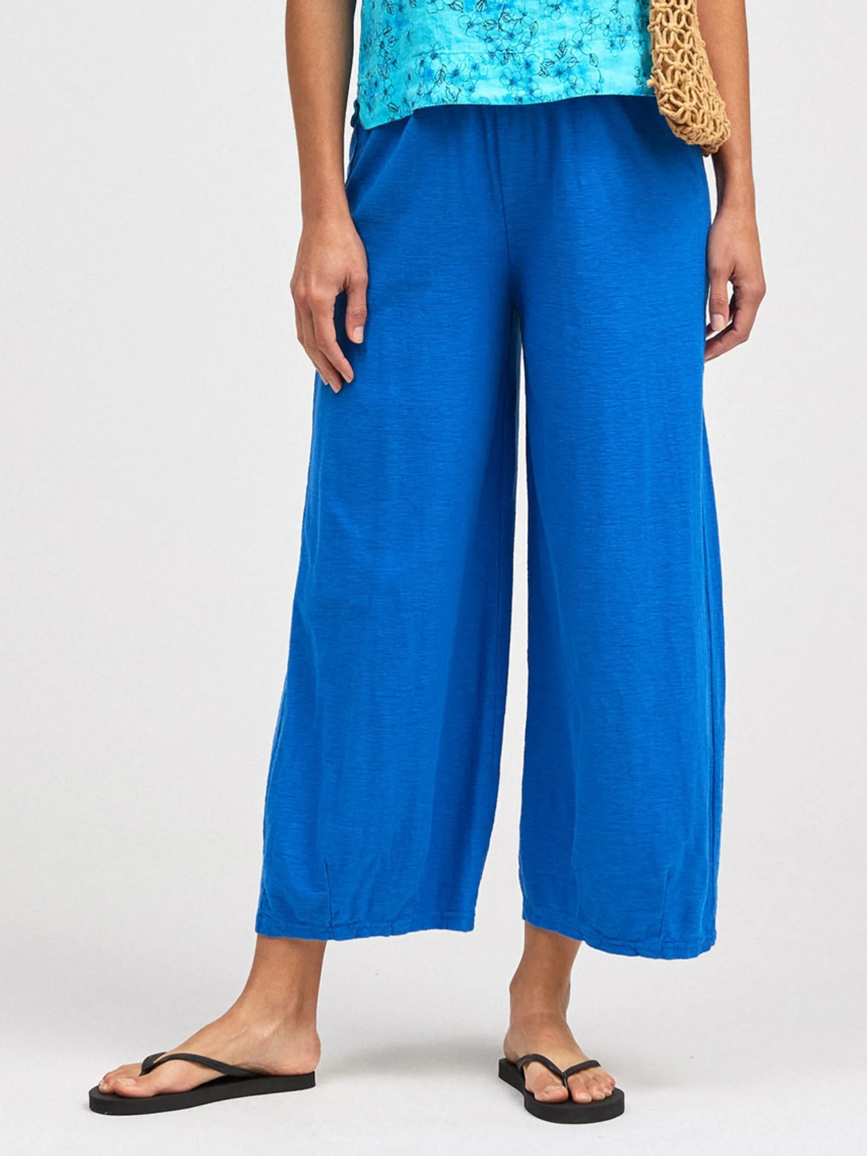 Cropped Pant w/ Darts in Vivid Blue