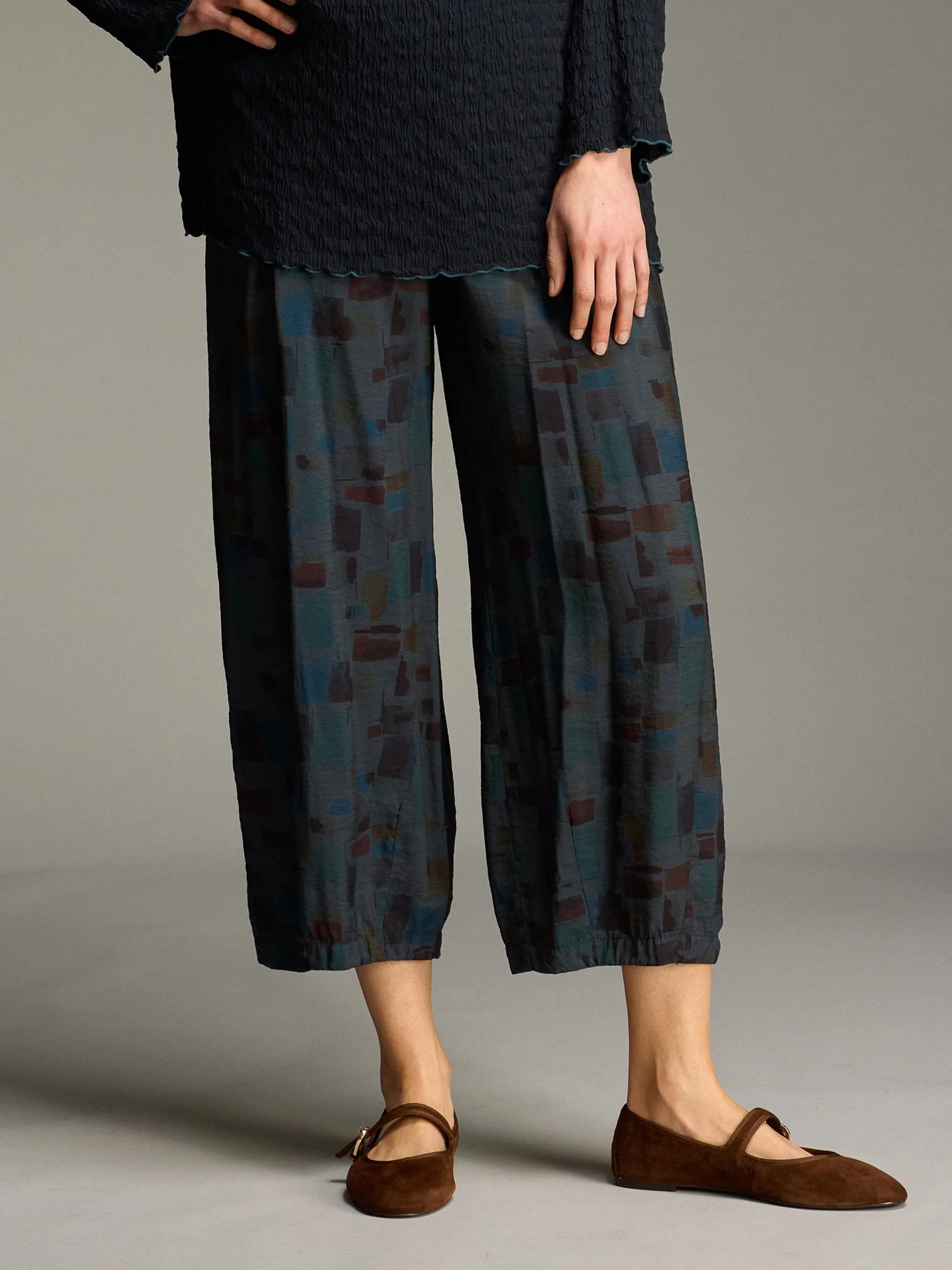 Cropped Pant w/ Darts in Etan
