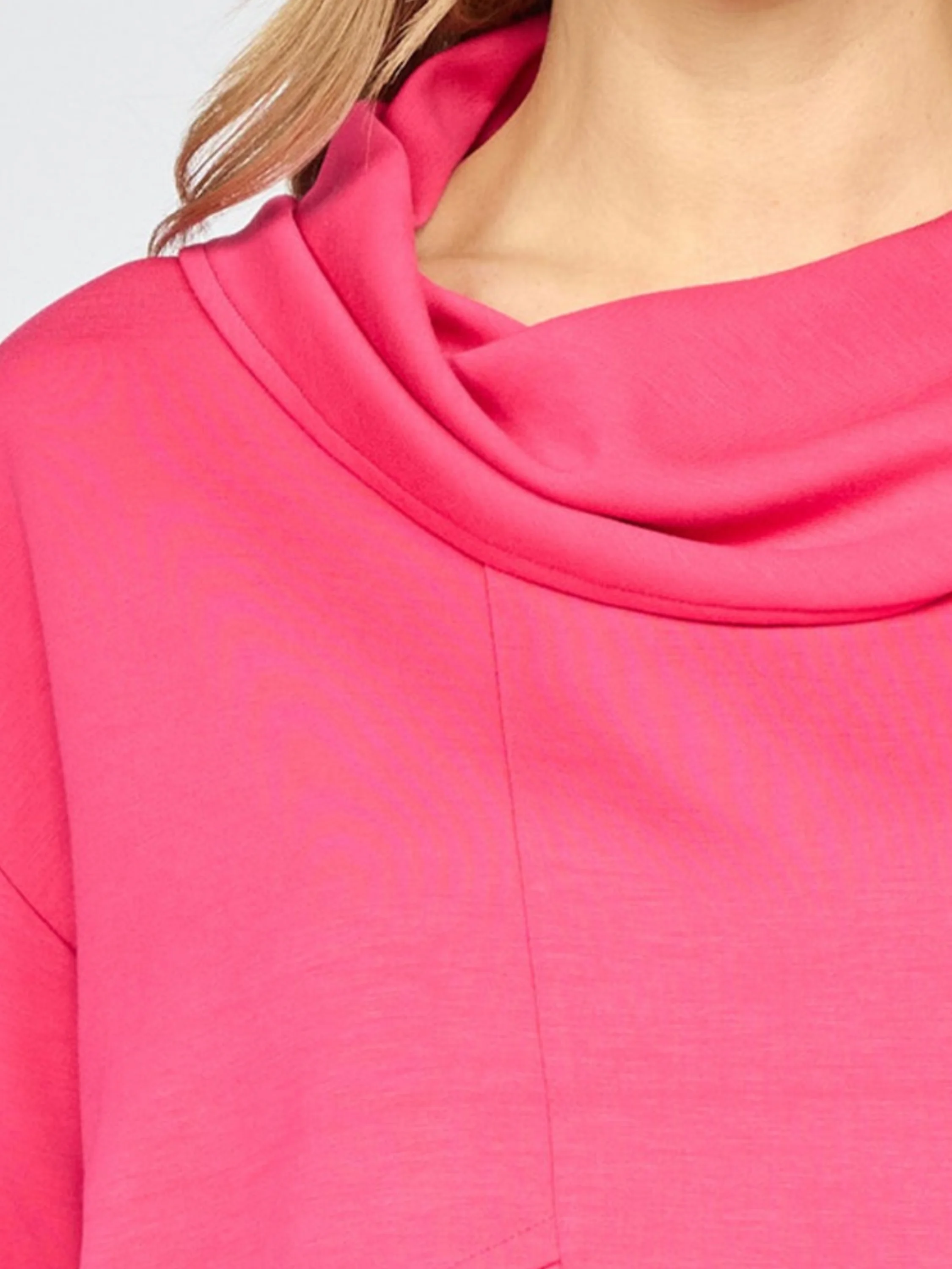 Crossroads Cowl in Magenta