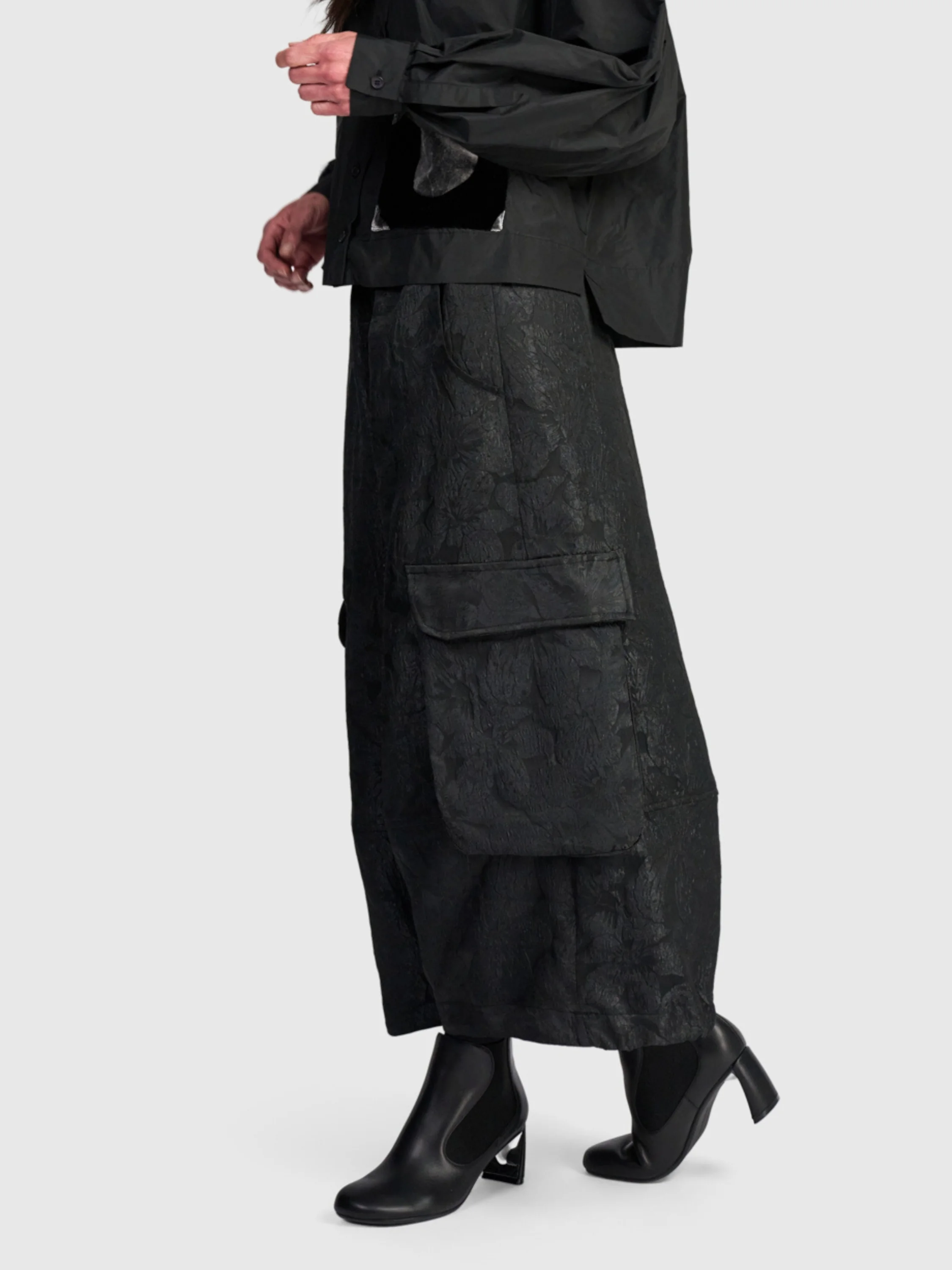 Damask Wide Cargo Pants in Onyx