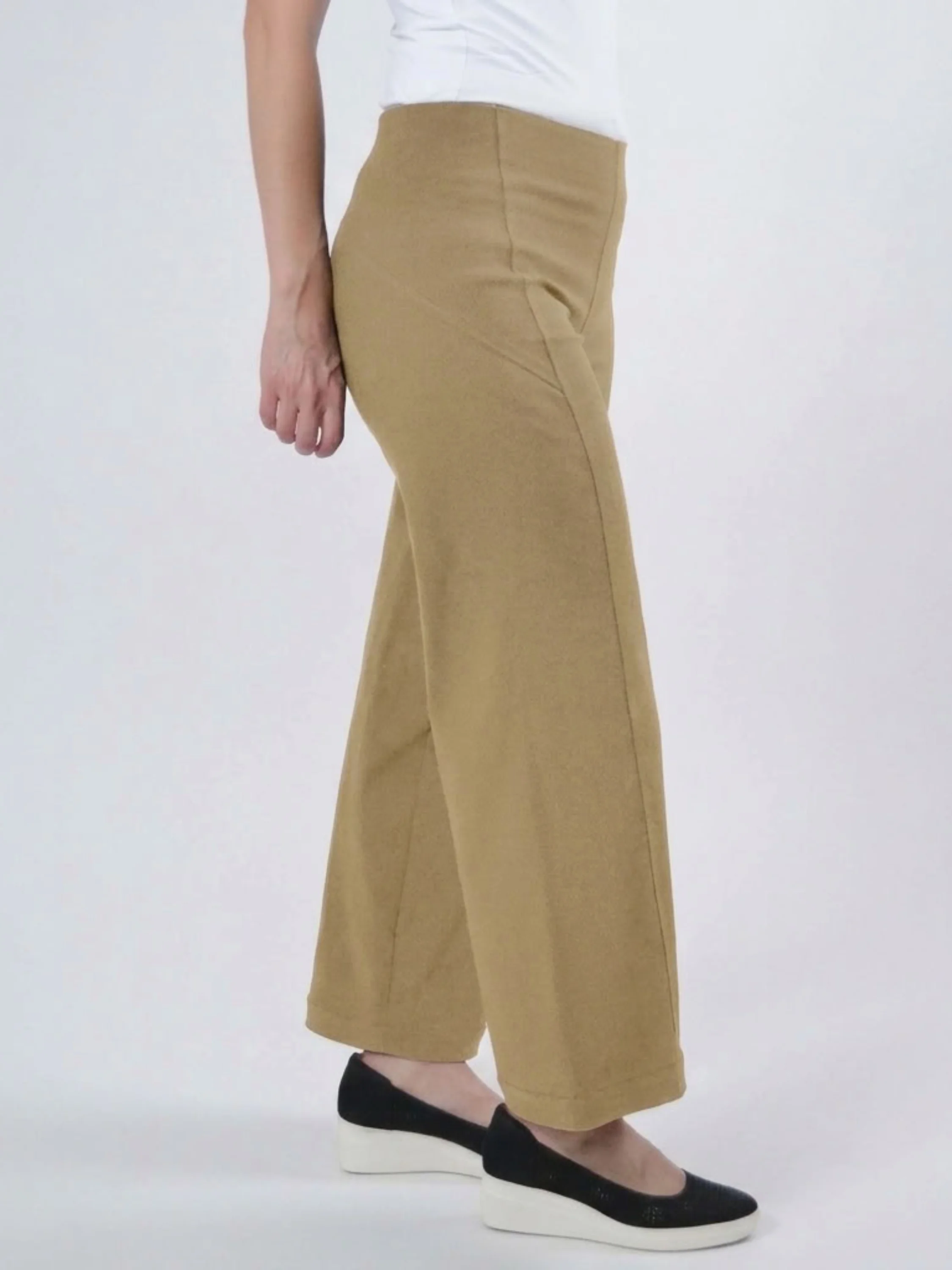 Dara Pant in Boston Coffee