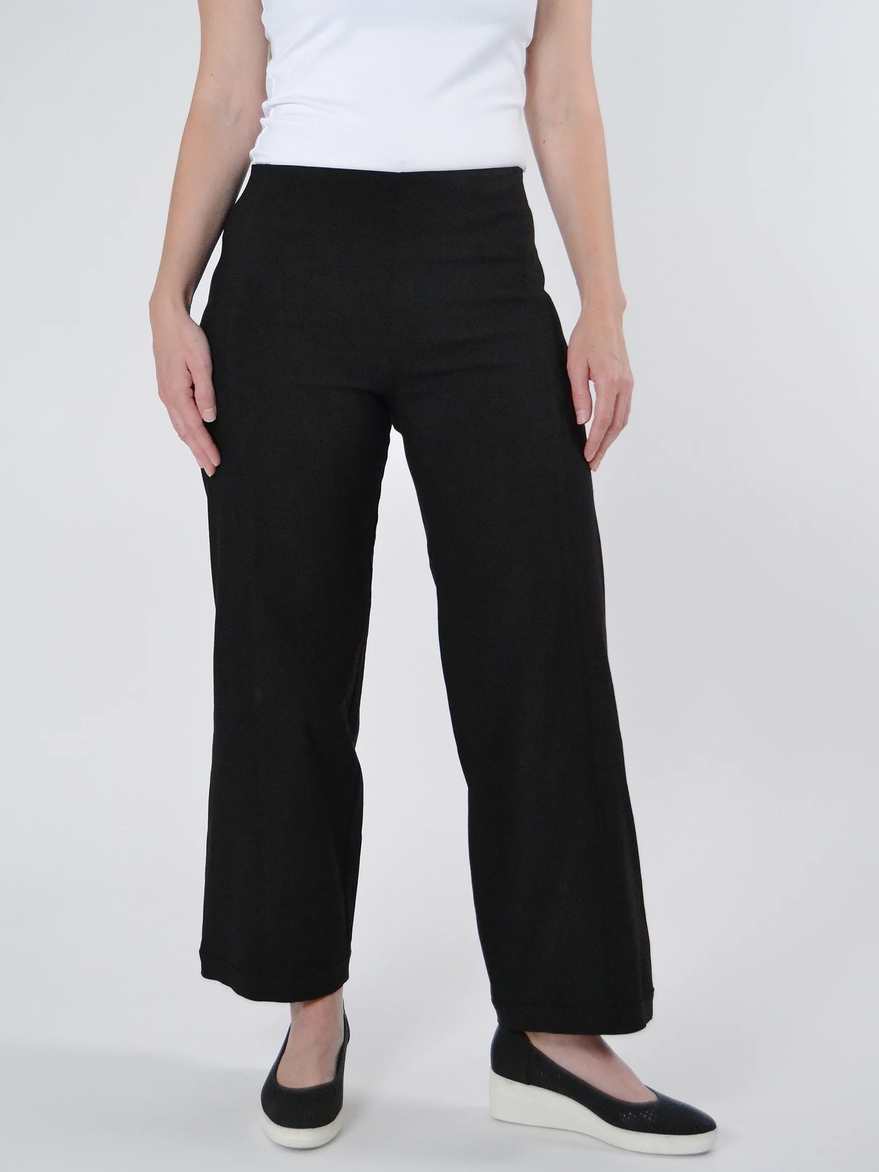 Dara Pant in Black