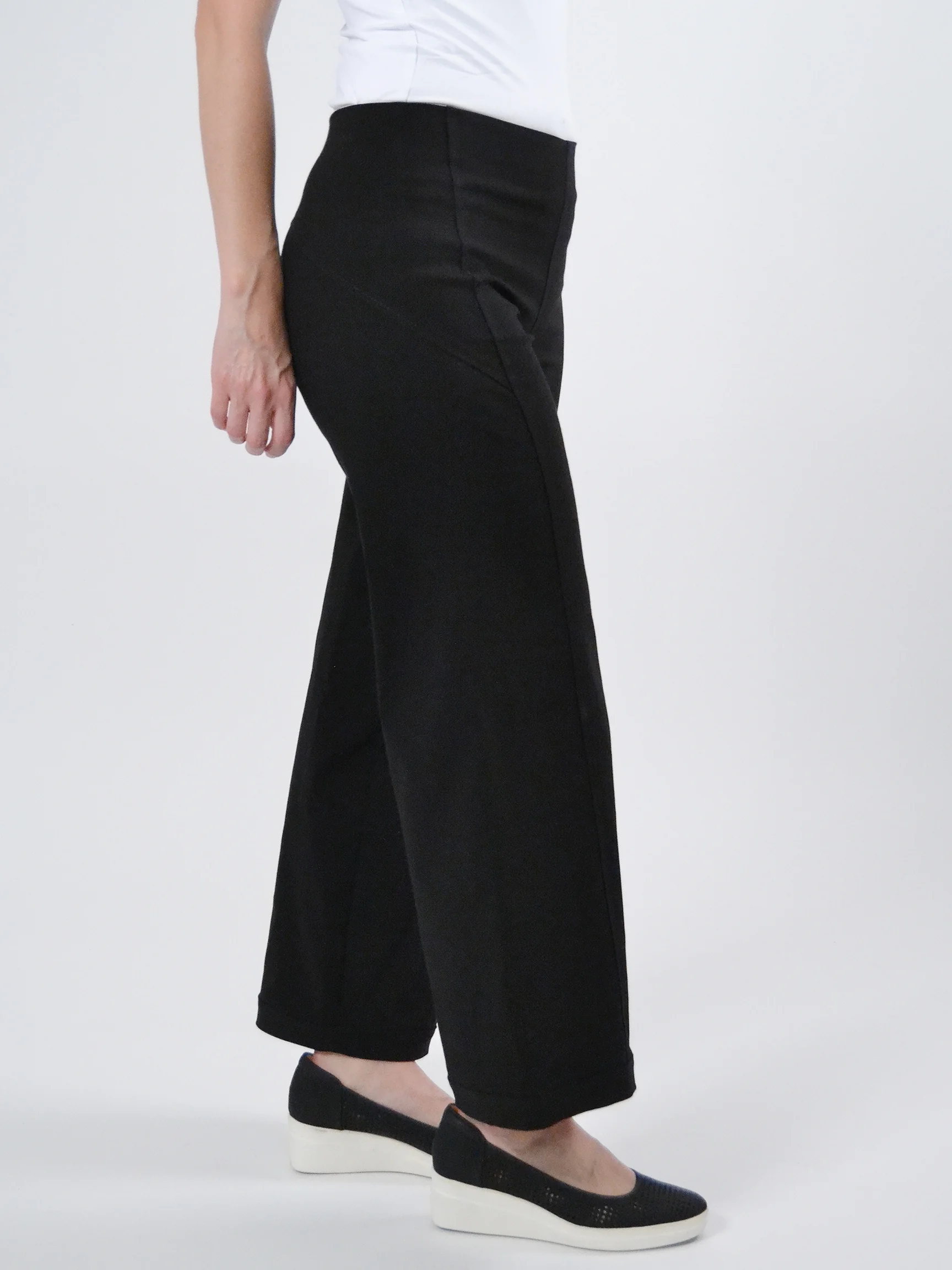 Dara Pant in Black