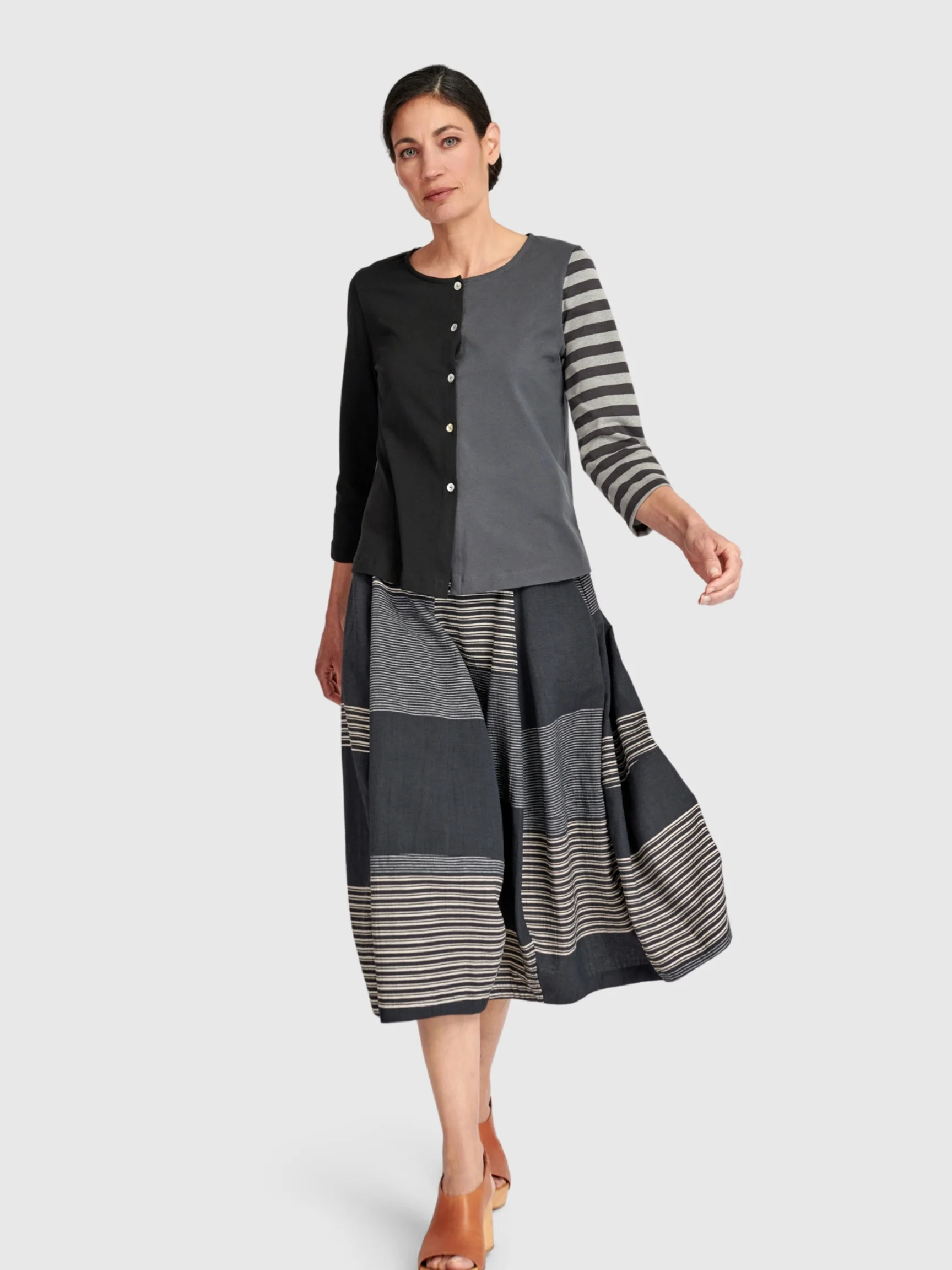 Darkbar Skirt in Darkbar