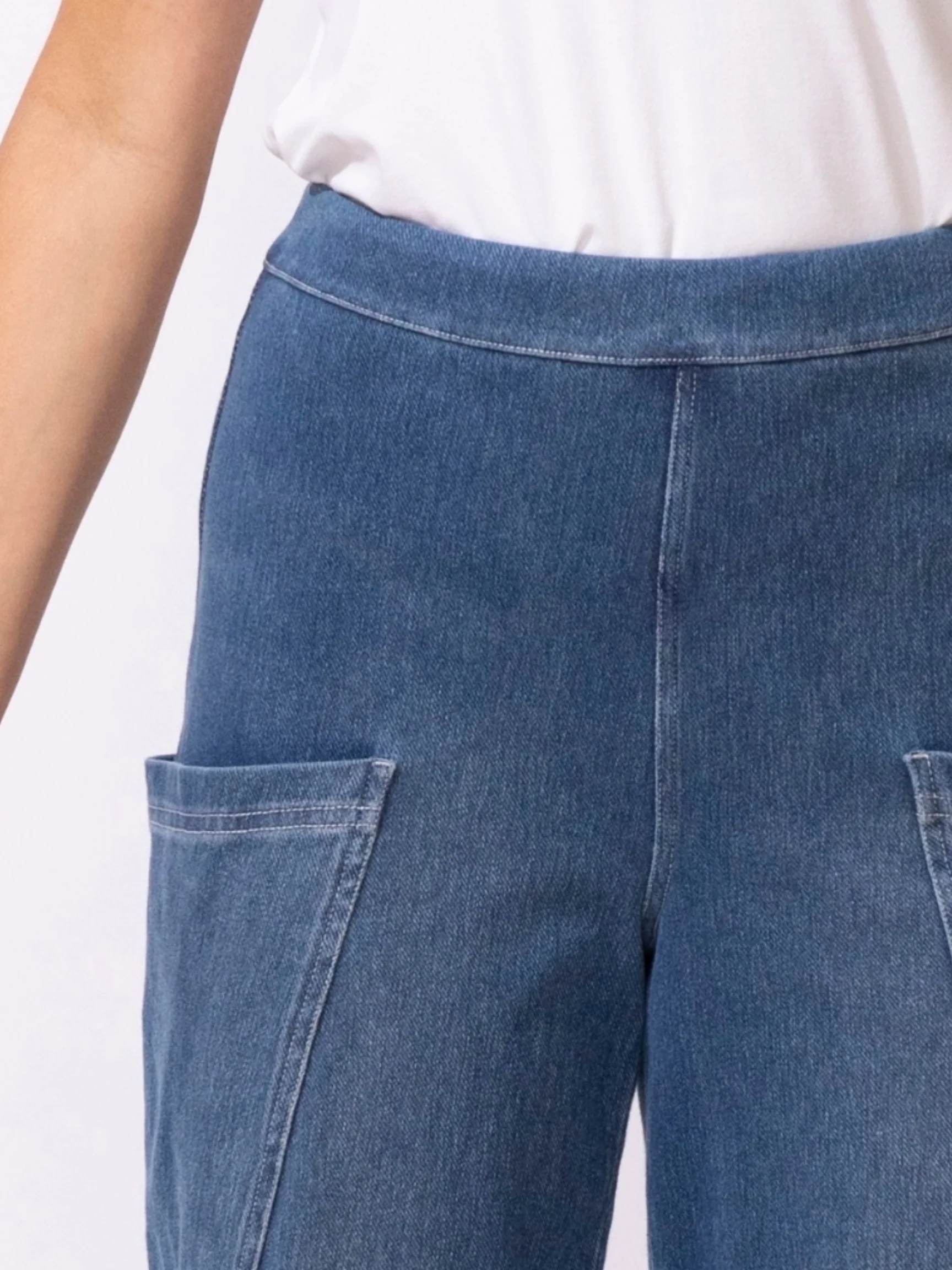 Darted Flood Jean in Mid Wash